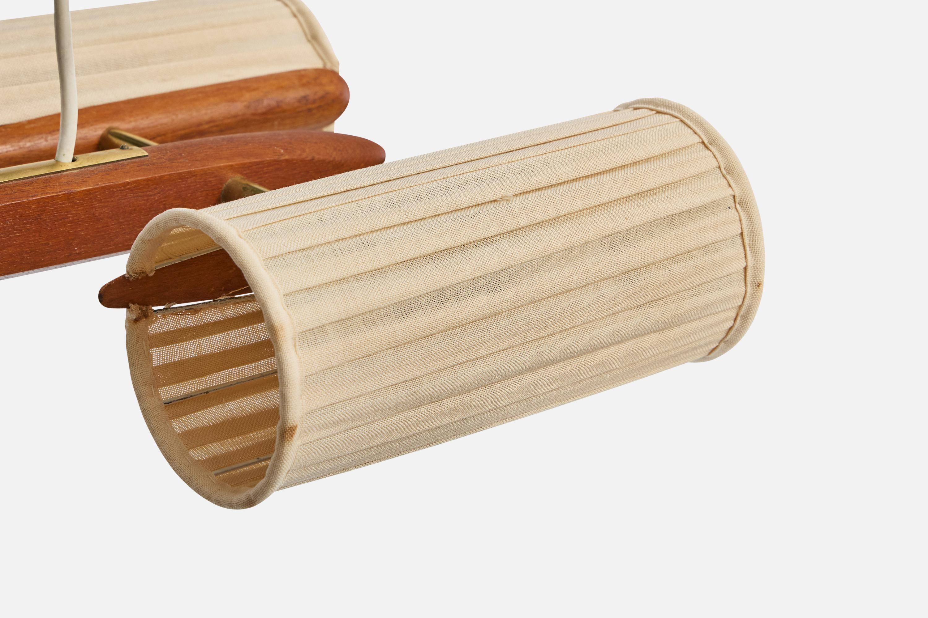 Metà XX secolo Lampadario di design svedese, teak, ottone, tessuto, Svezia, anni '50 in vendita