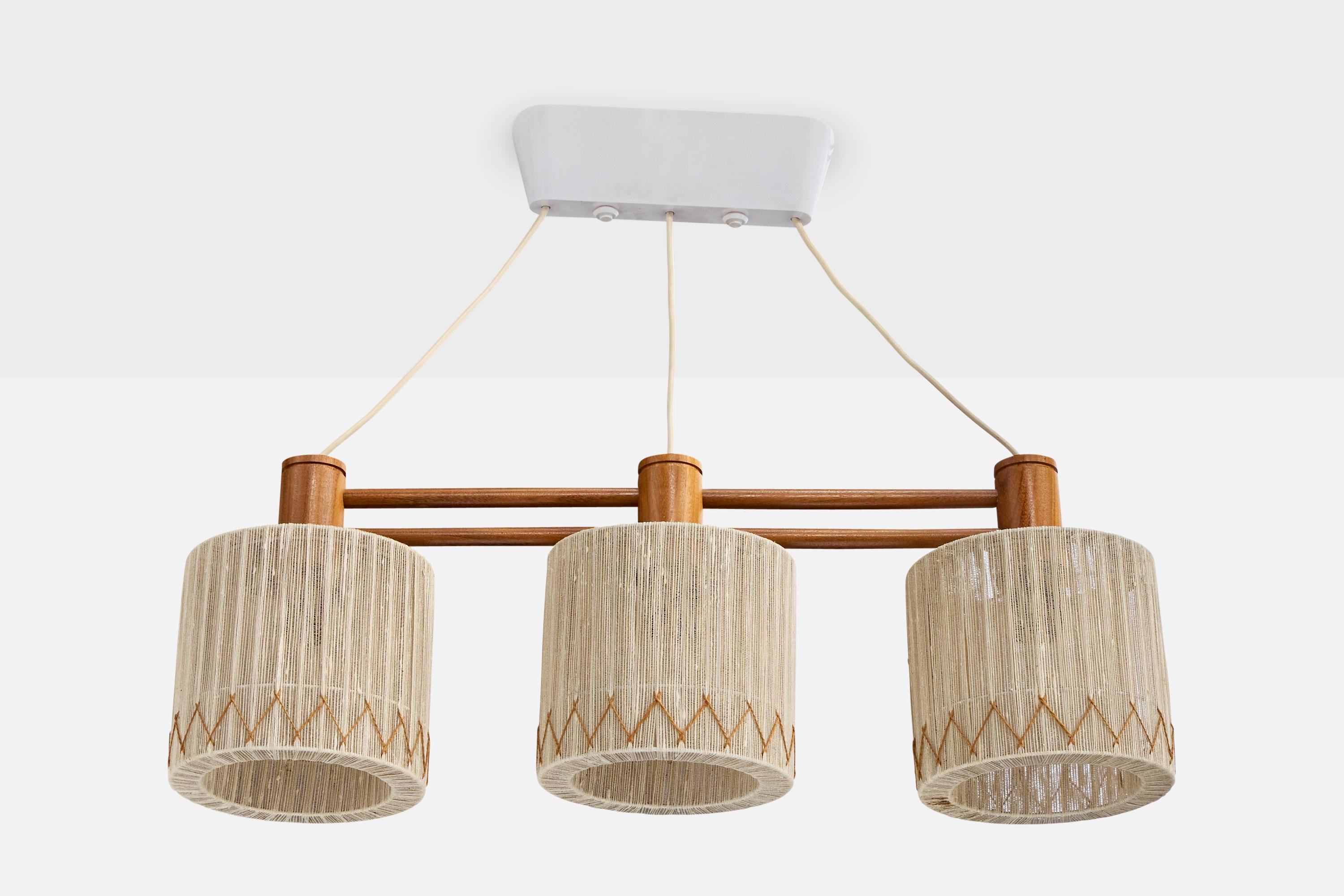 Lustre à cordes en teck et tissu beige, conçu et produit en Suède, C.C..

Dimensions globales (pouces) : 20.5 