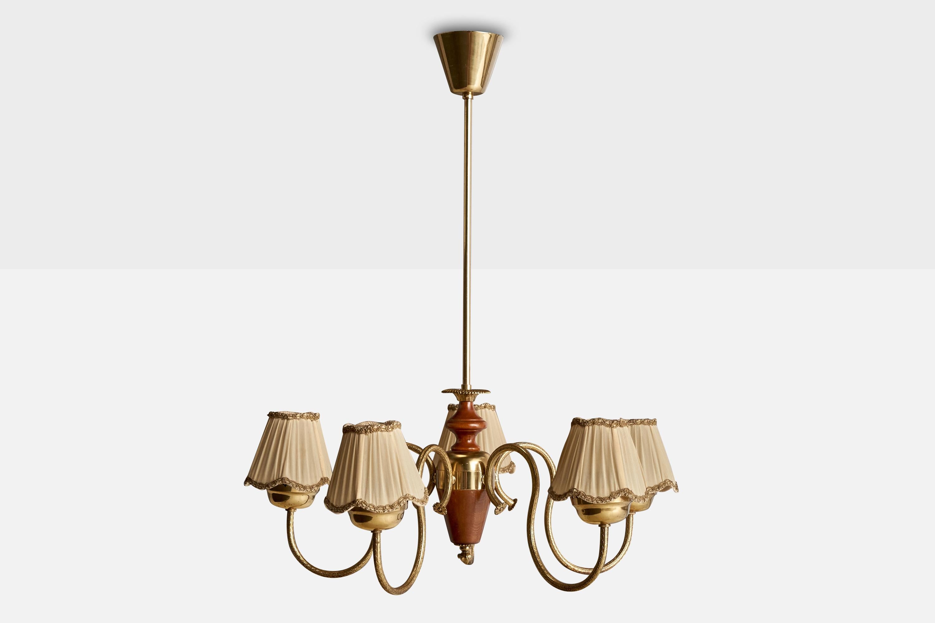 Scandinave moderne Lustre de designer suédois, bois, laiton, tissu, Suède, années 1940 en vente