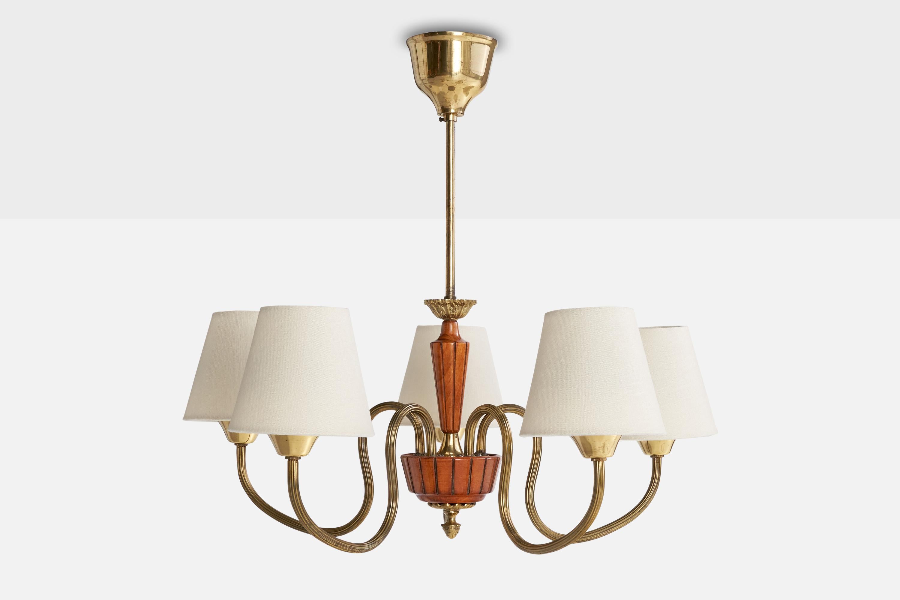 Scandinave moderne Lustre de designer suédois, bois, laiton, tissu, Suède, années 1940 en vente