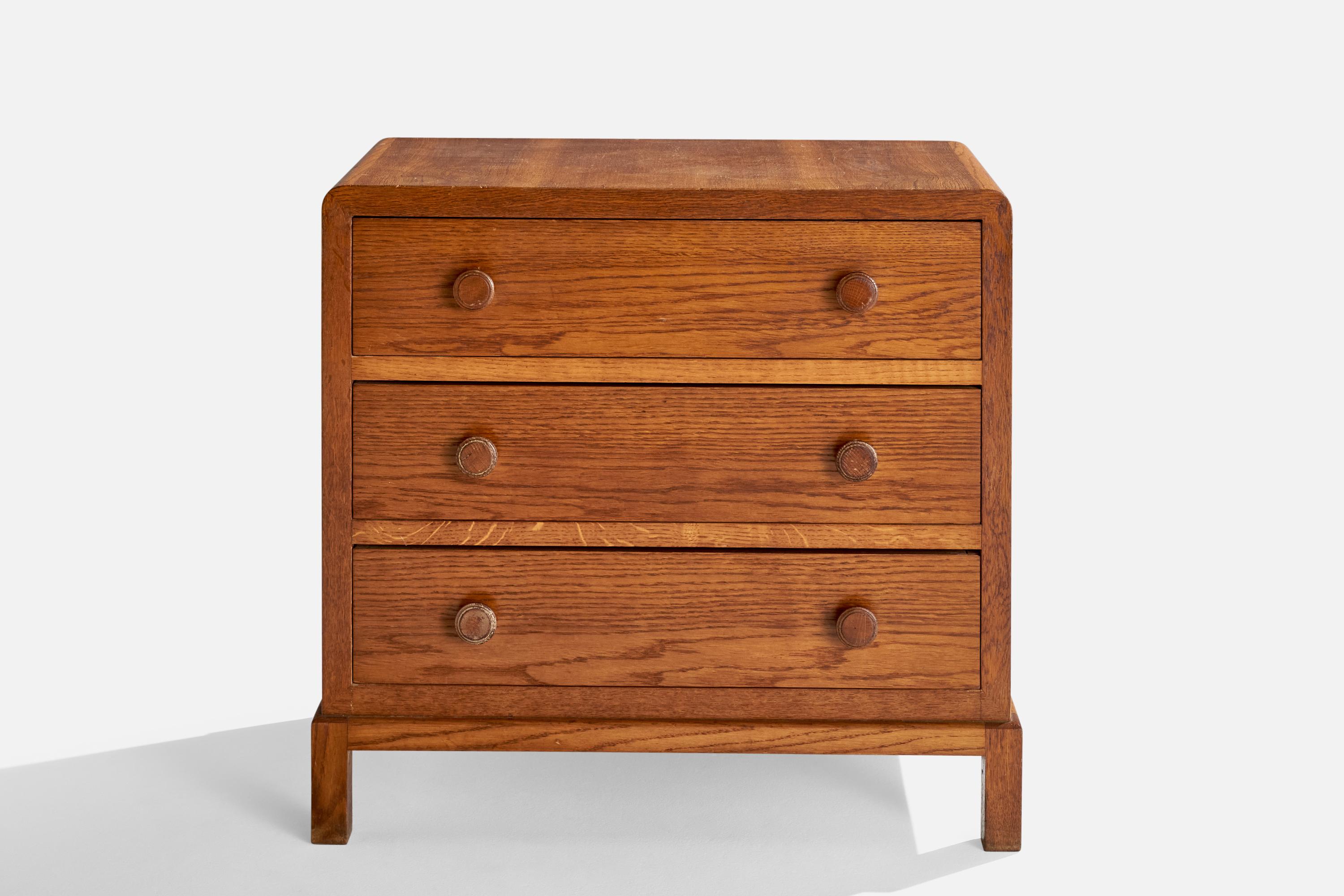 Schwedische Designerin, Kommode, Eiche, Schweden, 1940er Jahre (Skandinavische Moderne) im Angebot