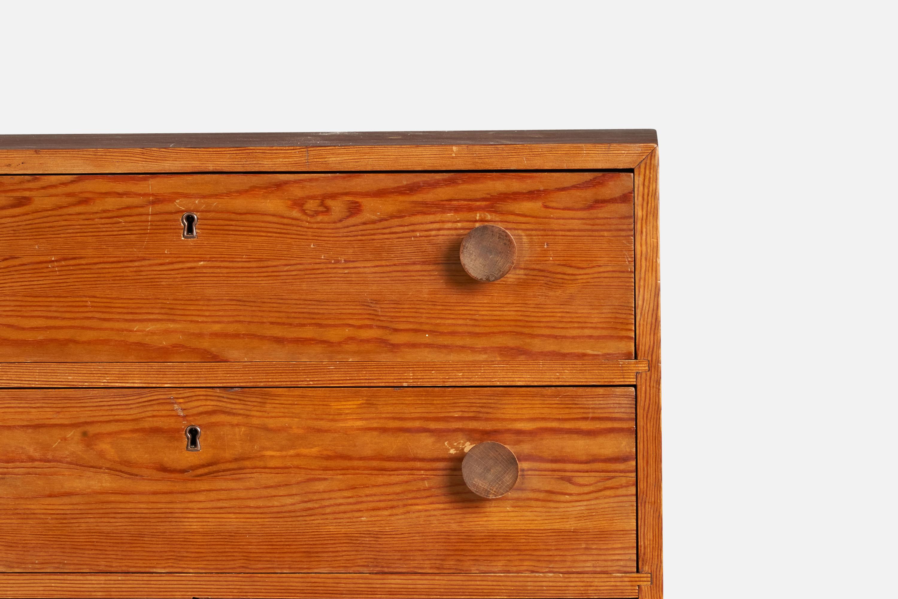 Swedish Designer, Chest of Drawers, Pine, Sweden, 1930s In Good Condition For Sale In High Point, NC