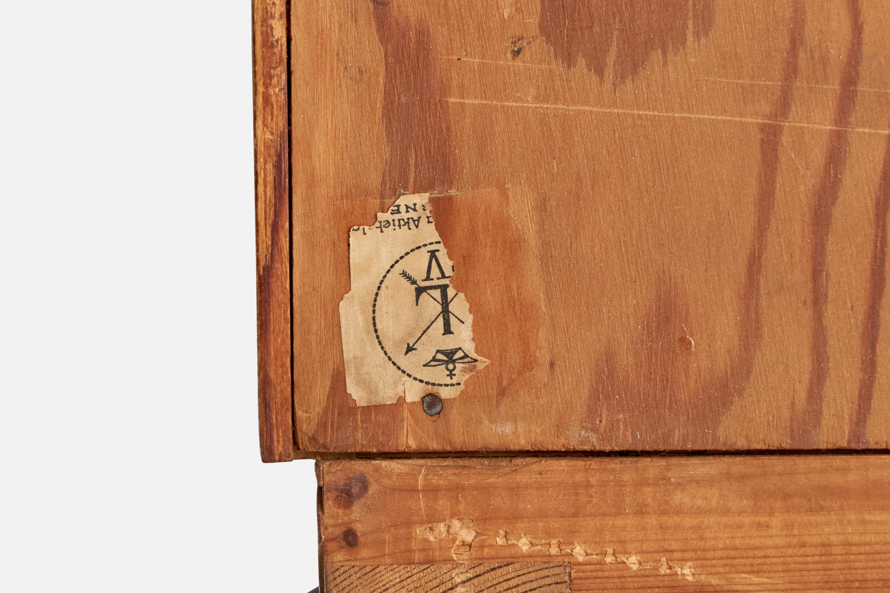 Créateur suédois, commode en pin, Suède, années 1940 en vente 3