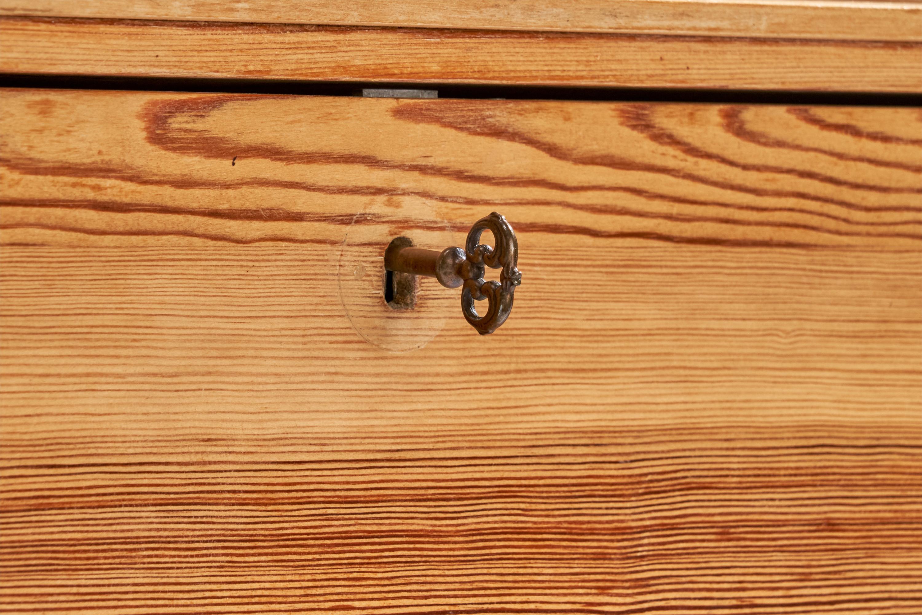 Suédois Créateur suédois, commode en pin, Suède, années 1940 en vente
