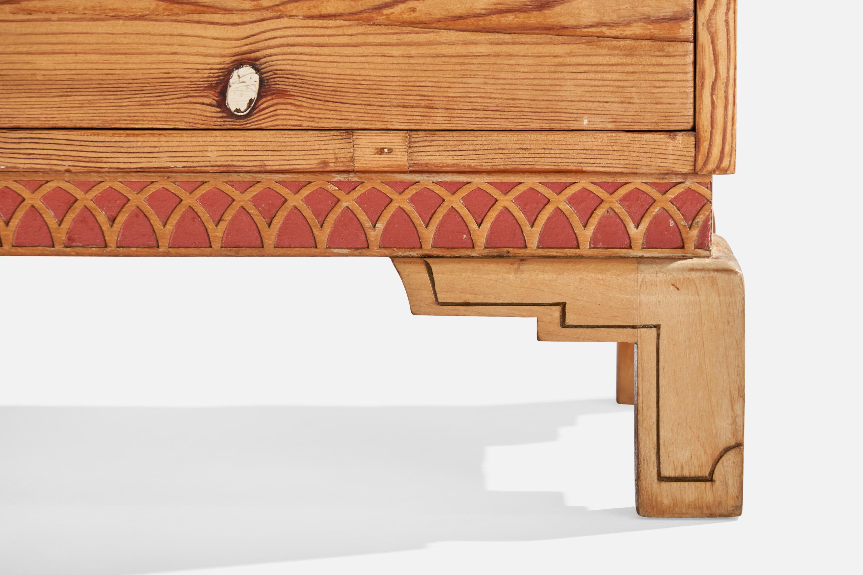 Créateur suédois, commode en pin, Suède, années 1940 en vente 1