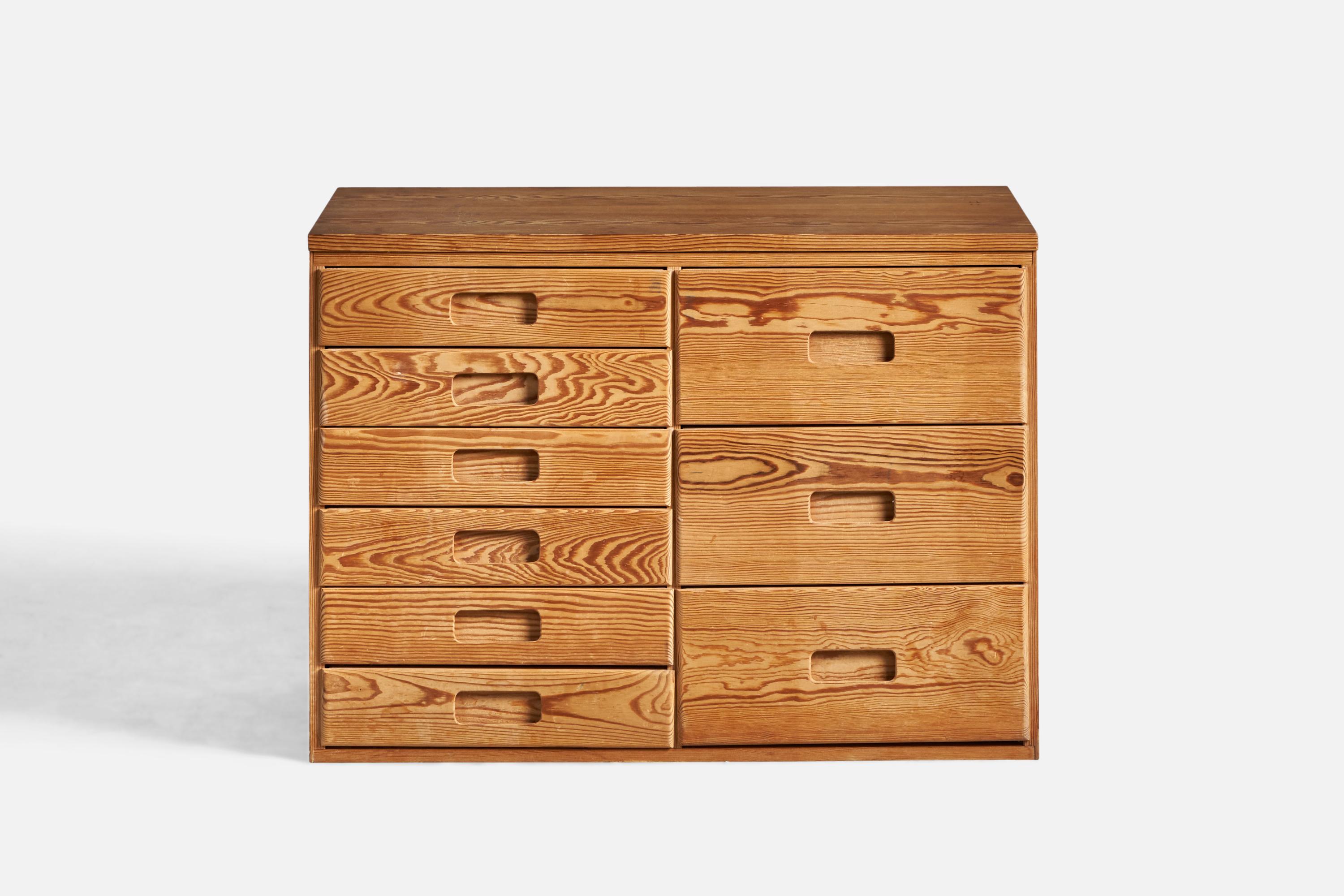 Swedish Designer, Chest of Drawers, Pine, Sweden, 1970s In Good Condition For Sale In High Point, NC