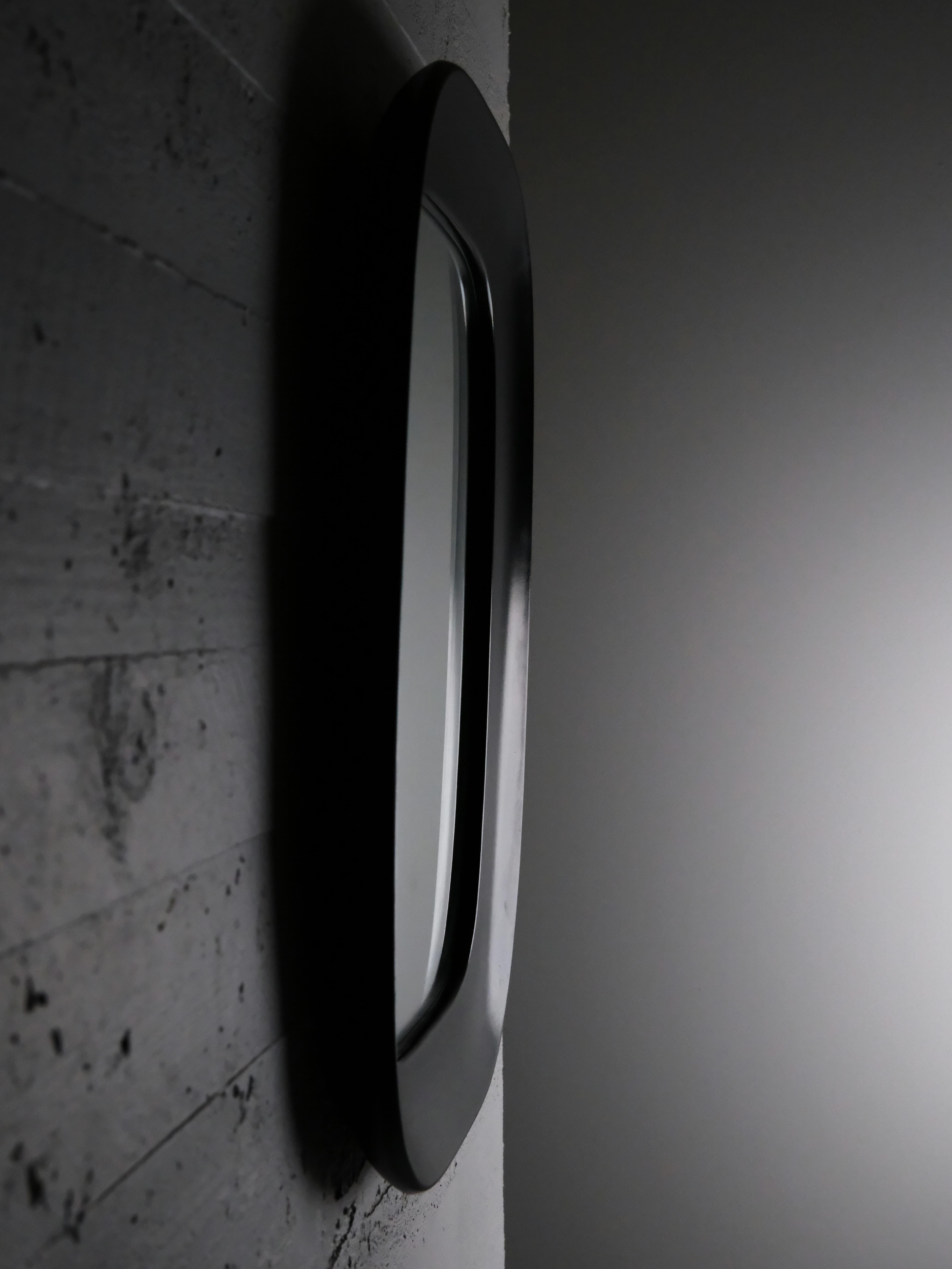Scandinave moderne Miroir mural épais de designer suédois, Glas & Trä, Hovmantorp, Suède, années 1950 en vente