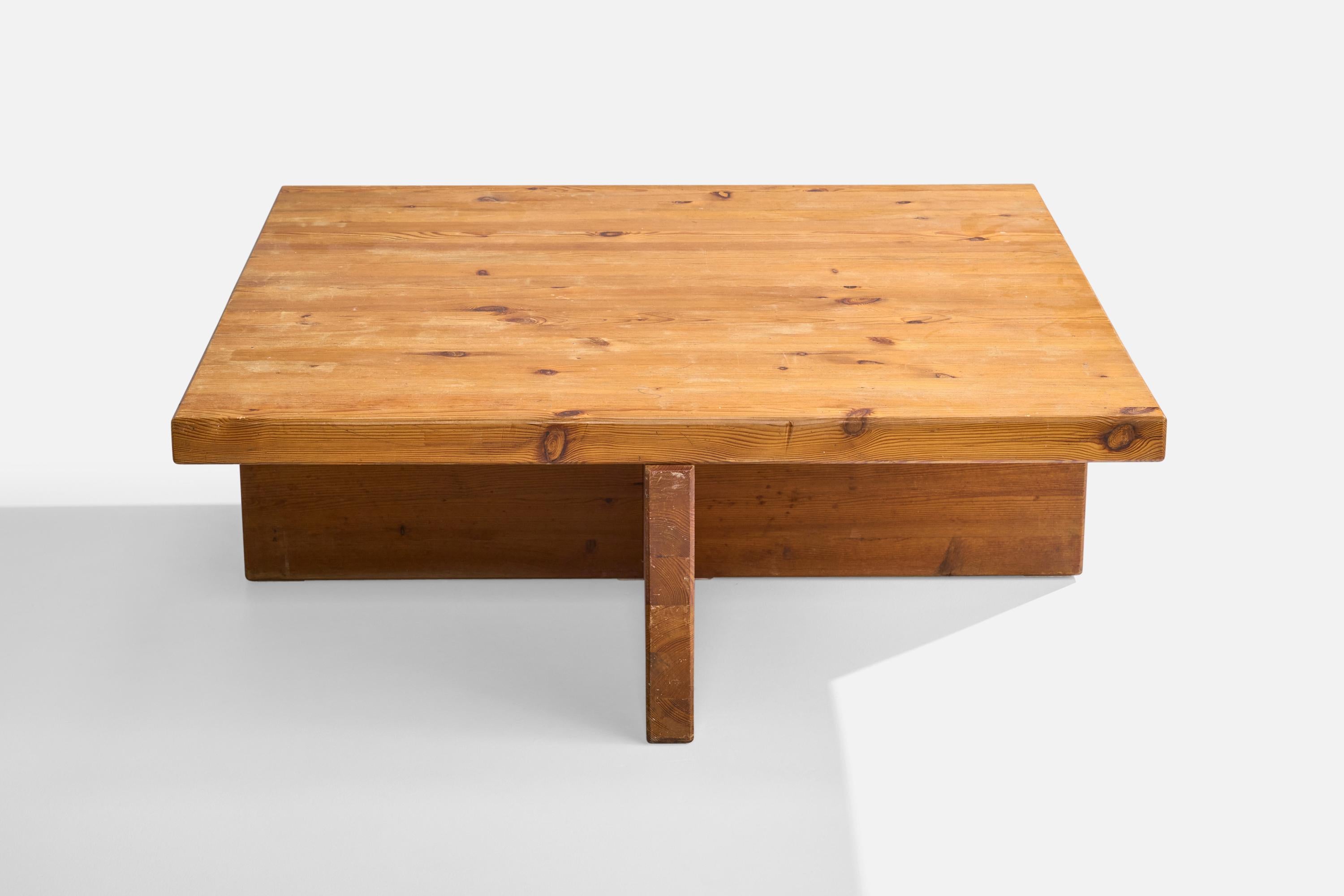 Schwedischer Designer, Couchtisch, Kiefernholz, Schweden, 1970er Jahre (Ende des 20. Jahrhunderts) im Angebot
