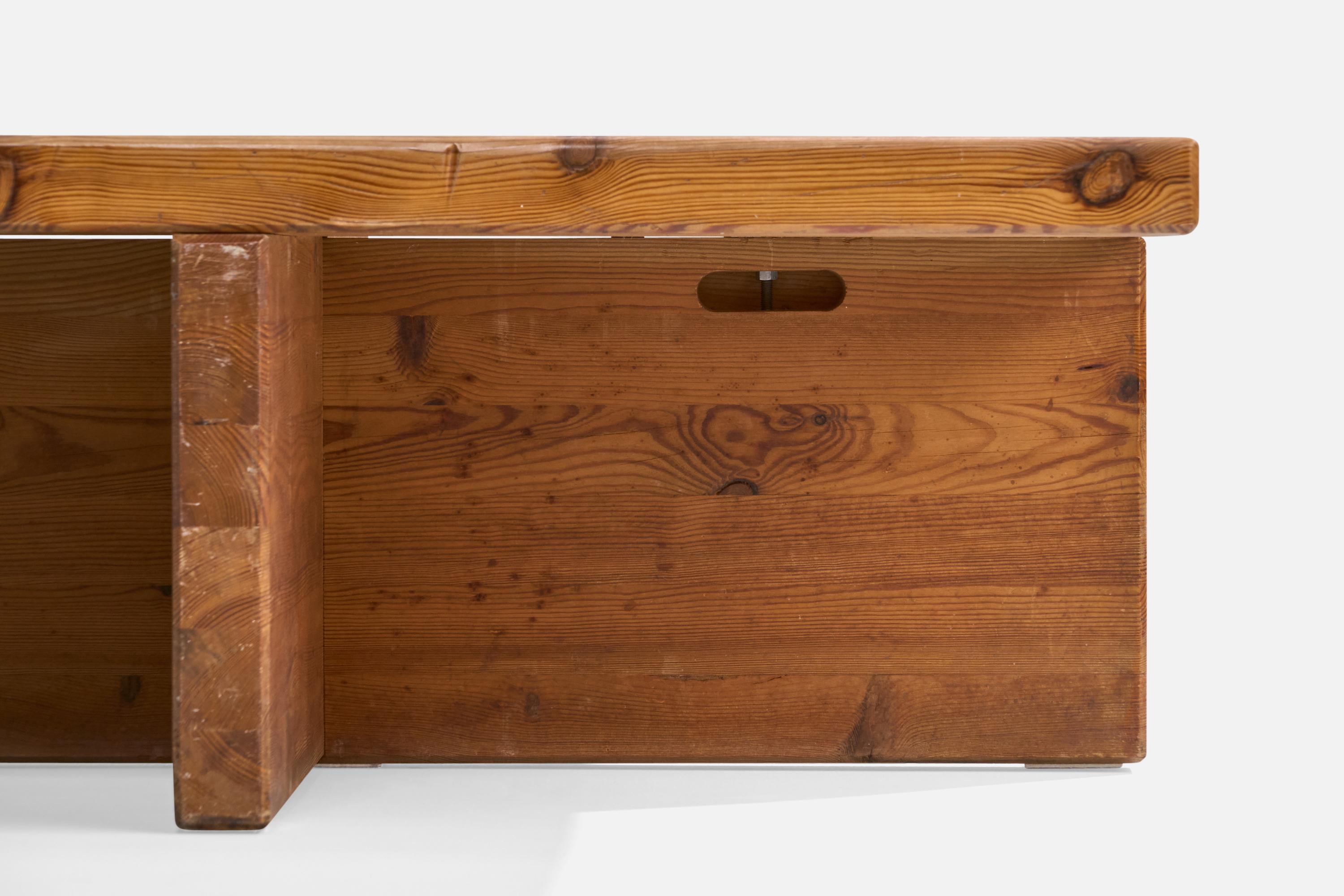 Schwedischer Designer, Couchtisch, Kiefernholz, Schweden, 1970er Jahre im Angebot 5