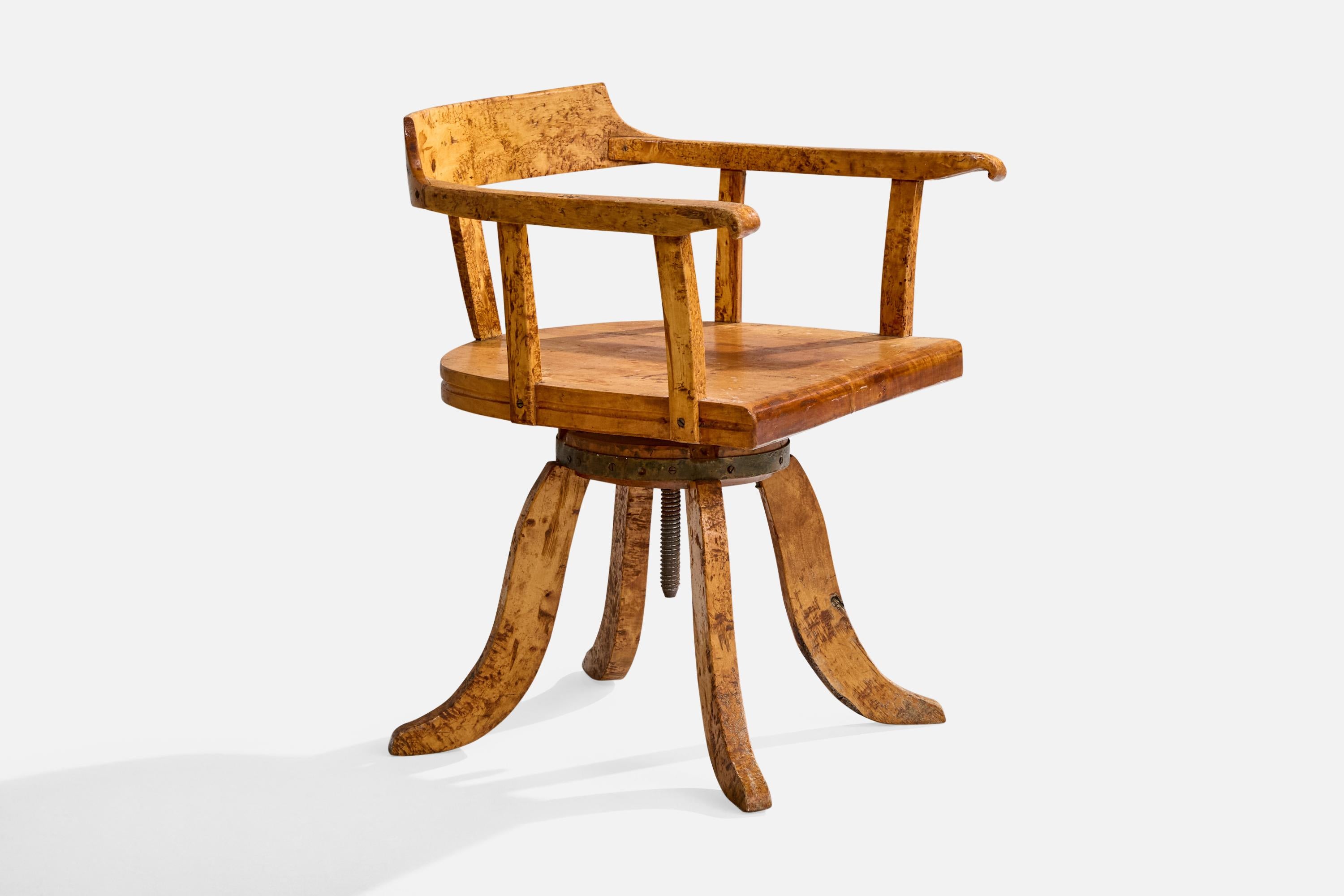 Chaise ou fauteuil de bureau en bouleau et métal, conçu et produit en Suède, C.C.

Le siège peut pivoter à 360 degrés

Dimensions globales (pouces) : 28.5 