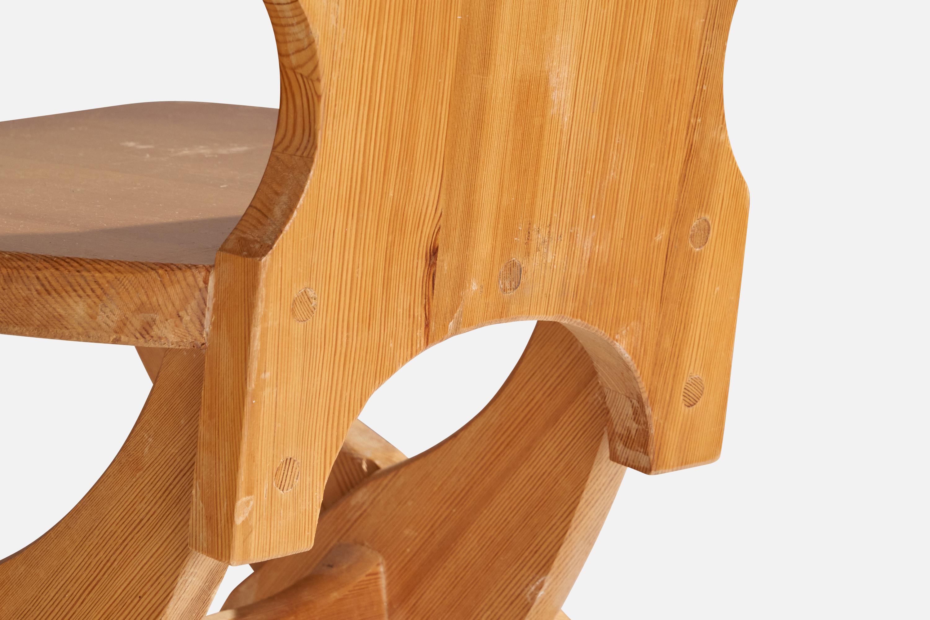 Designer suédois, chaises de salle à manger, pin, Suède, 1970 en vente 3
