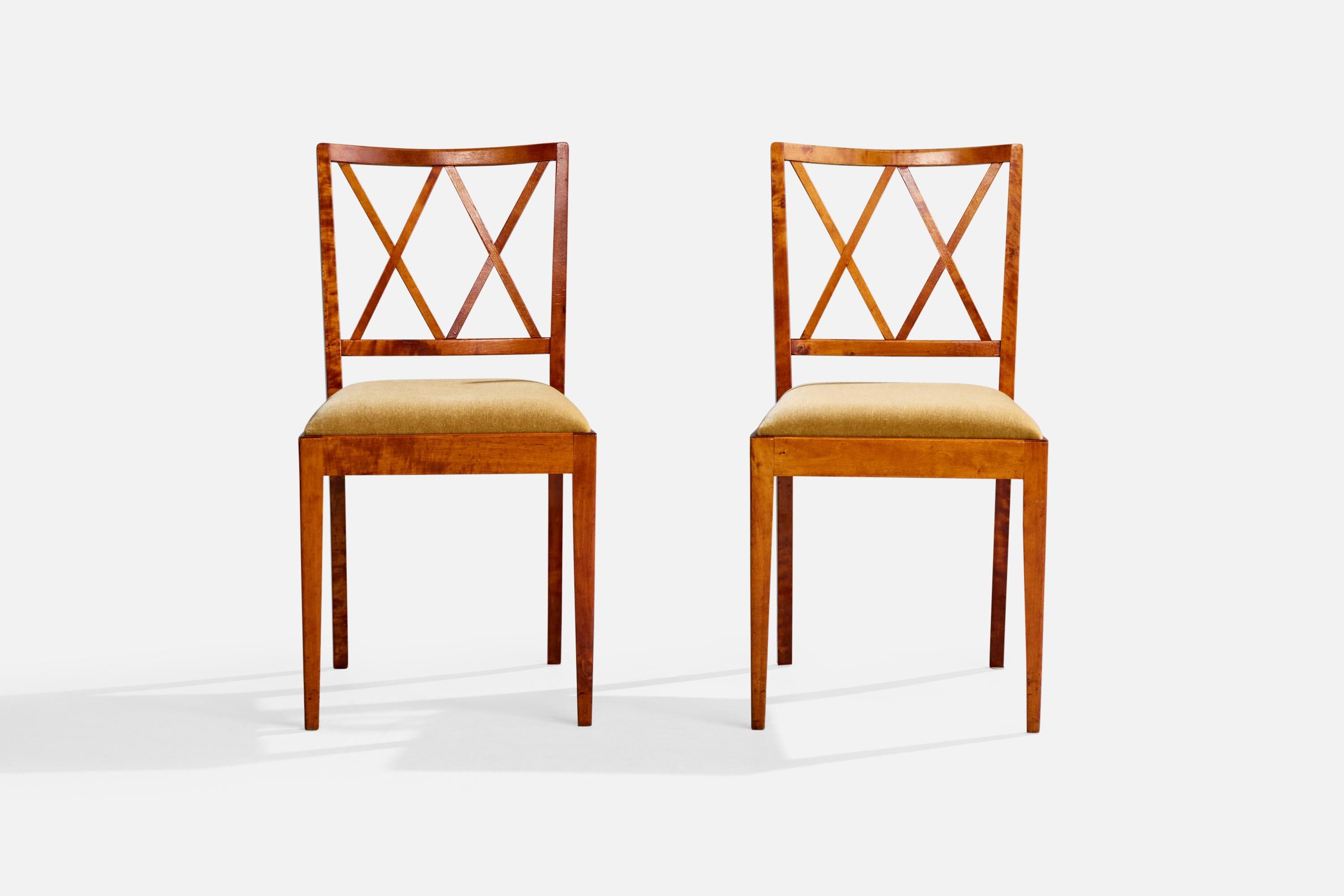 Designer suédois, chaises de salle à manger, bouleau, velours, Suède, années 1930 Bon état - En vente à High Point, NC