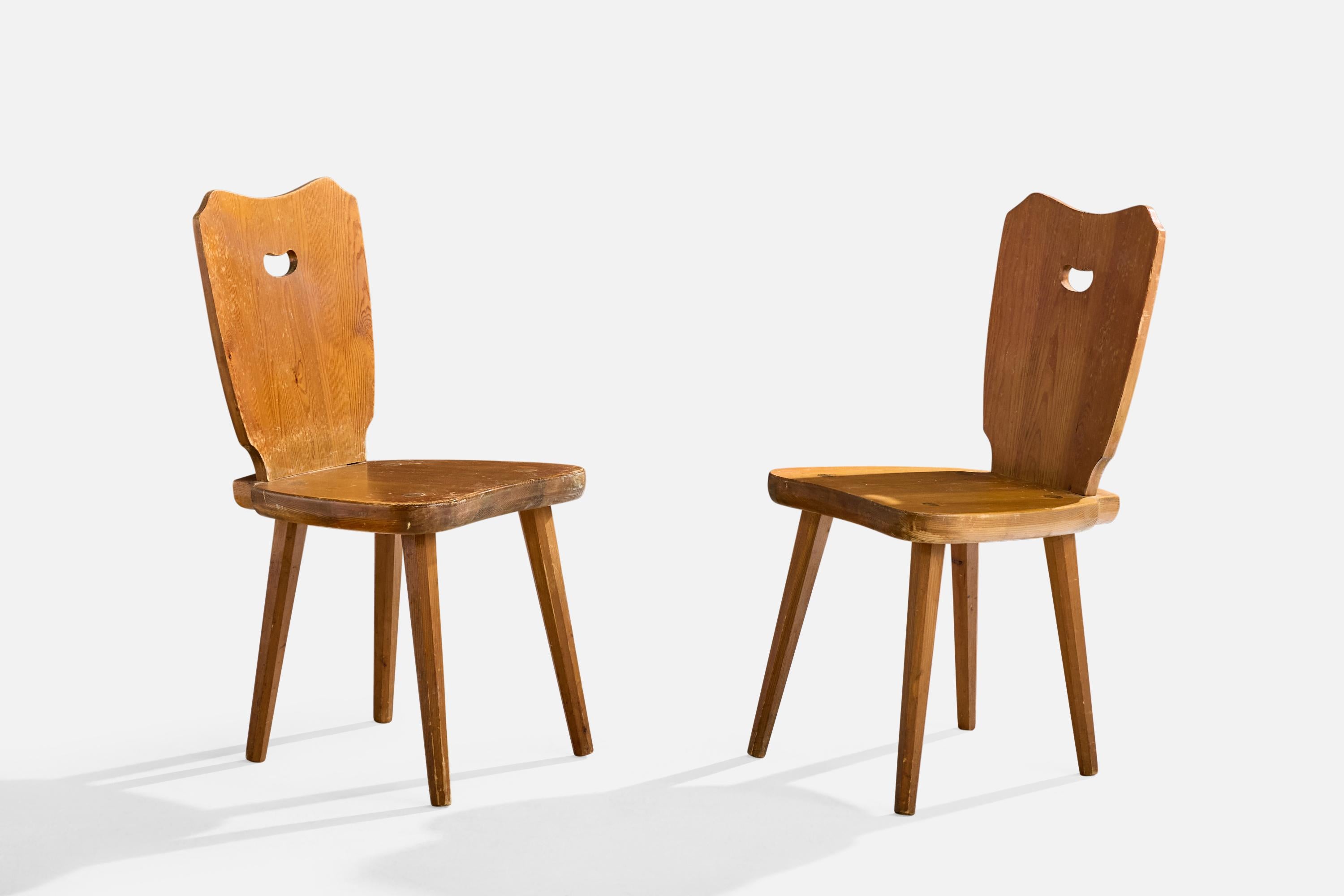 Mid-Century Modern Designer suédois, chaises de salle à manger, pin, Suède, années 1960 en vente