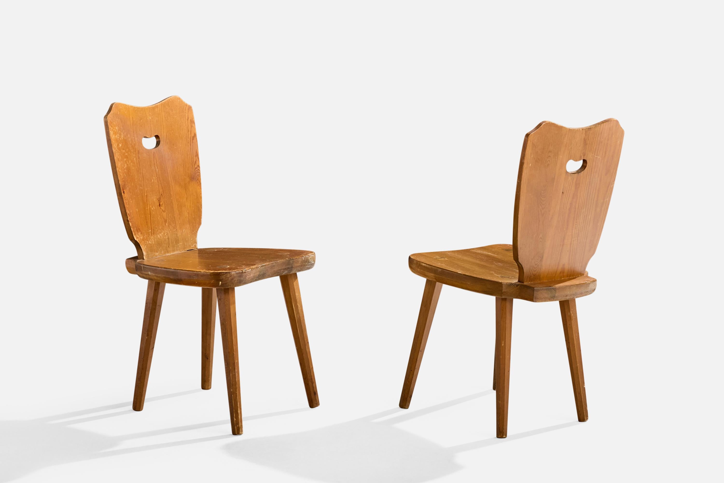 Suédois Designer suédois, chaises de salle à manger, pin, Suède, années 1960 en vente