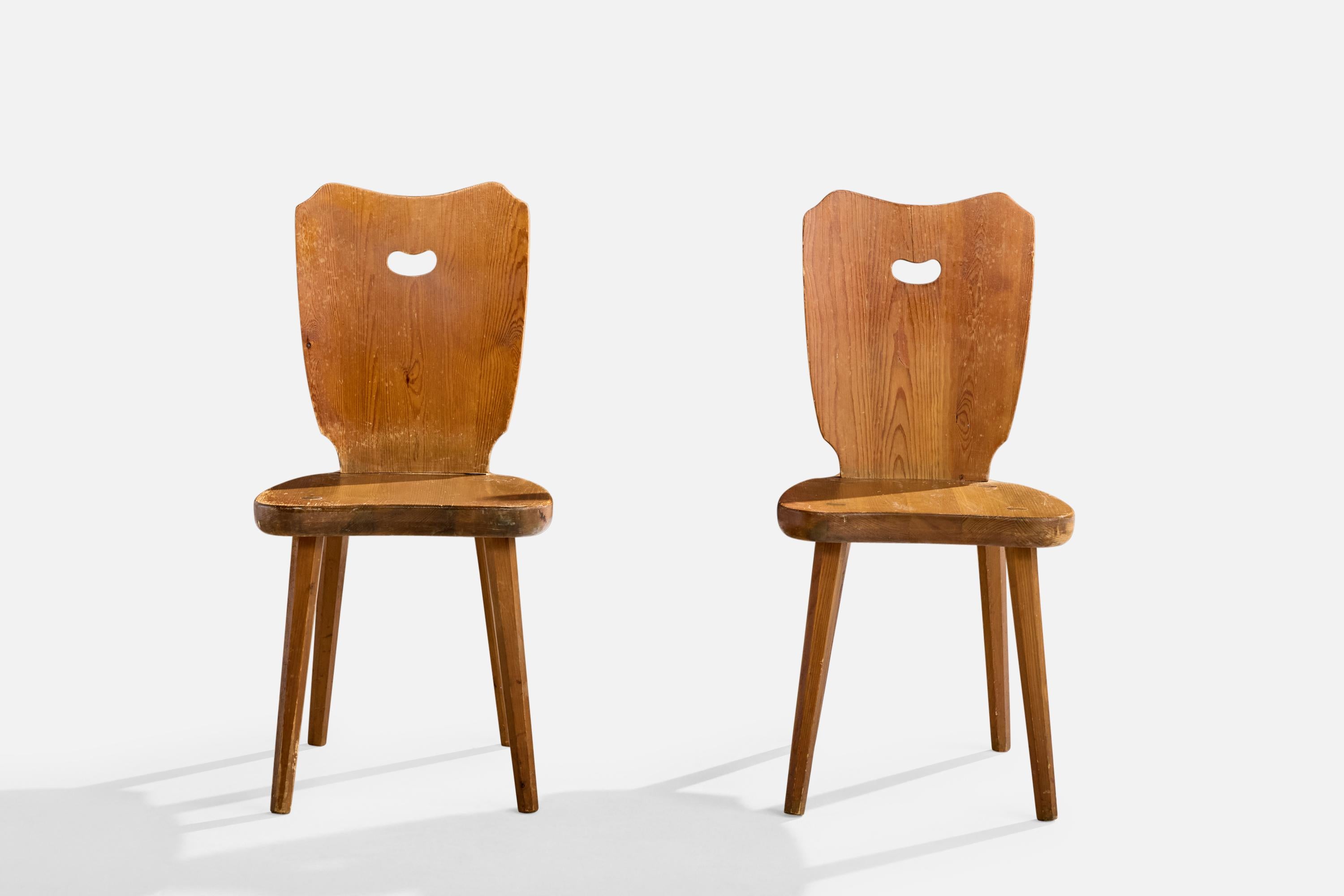 Designer suédois, chaises de salle à manger, pin, Suède, années 1960 Bon état - En vente à High Point, NC