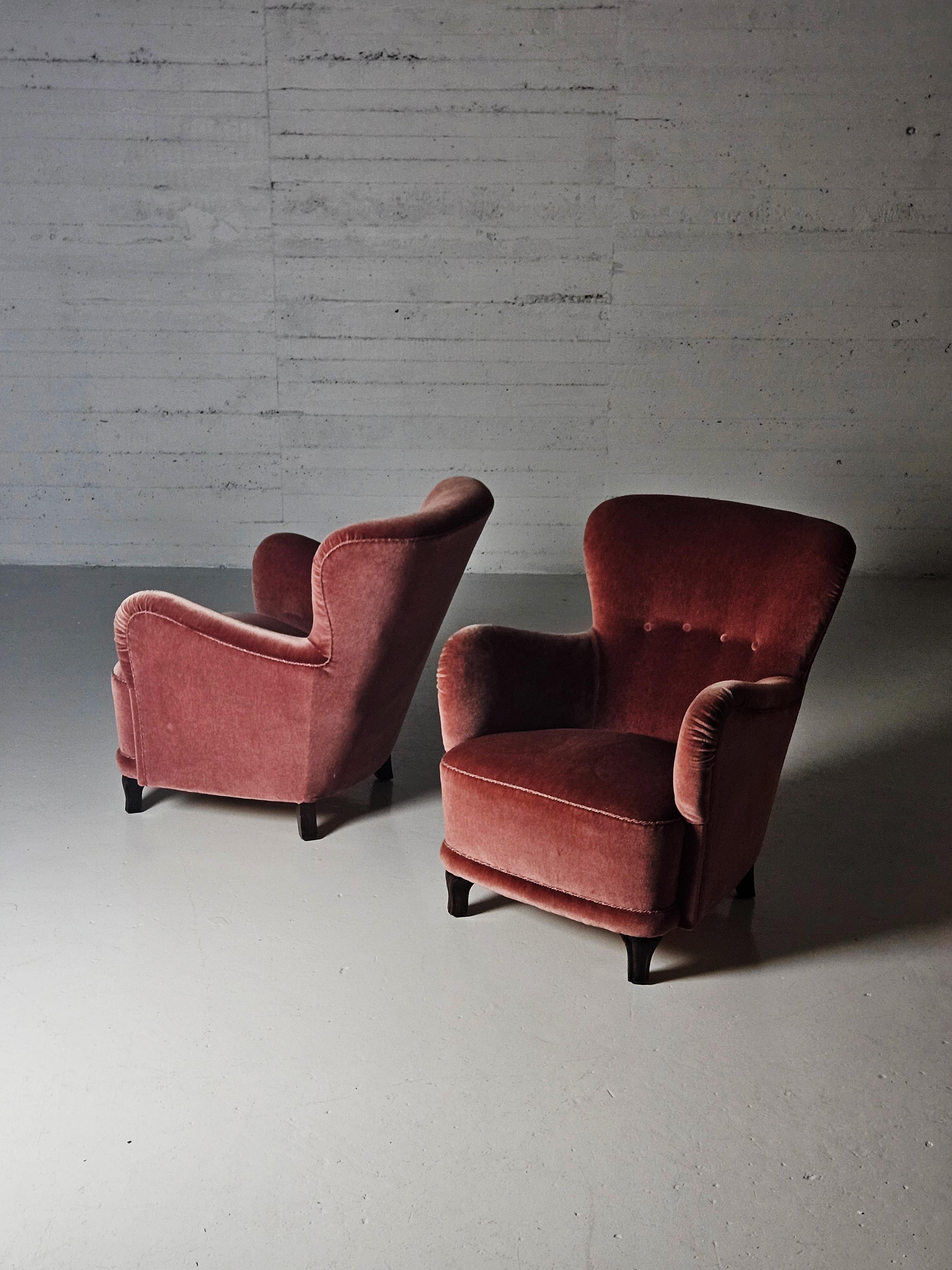 Chaises longues élégantes d'un designer suédois, années 1950 en vente 1