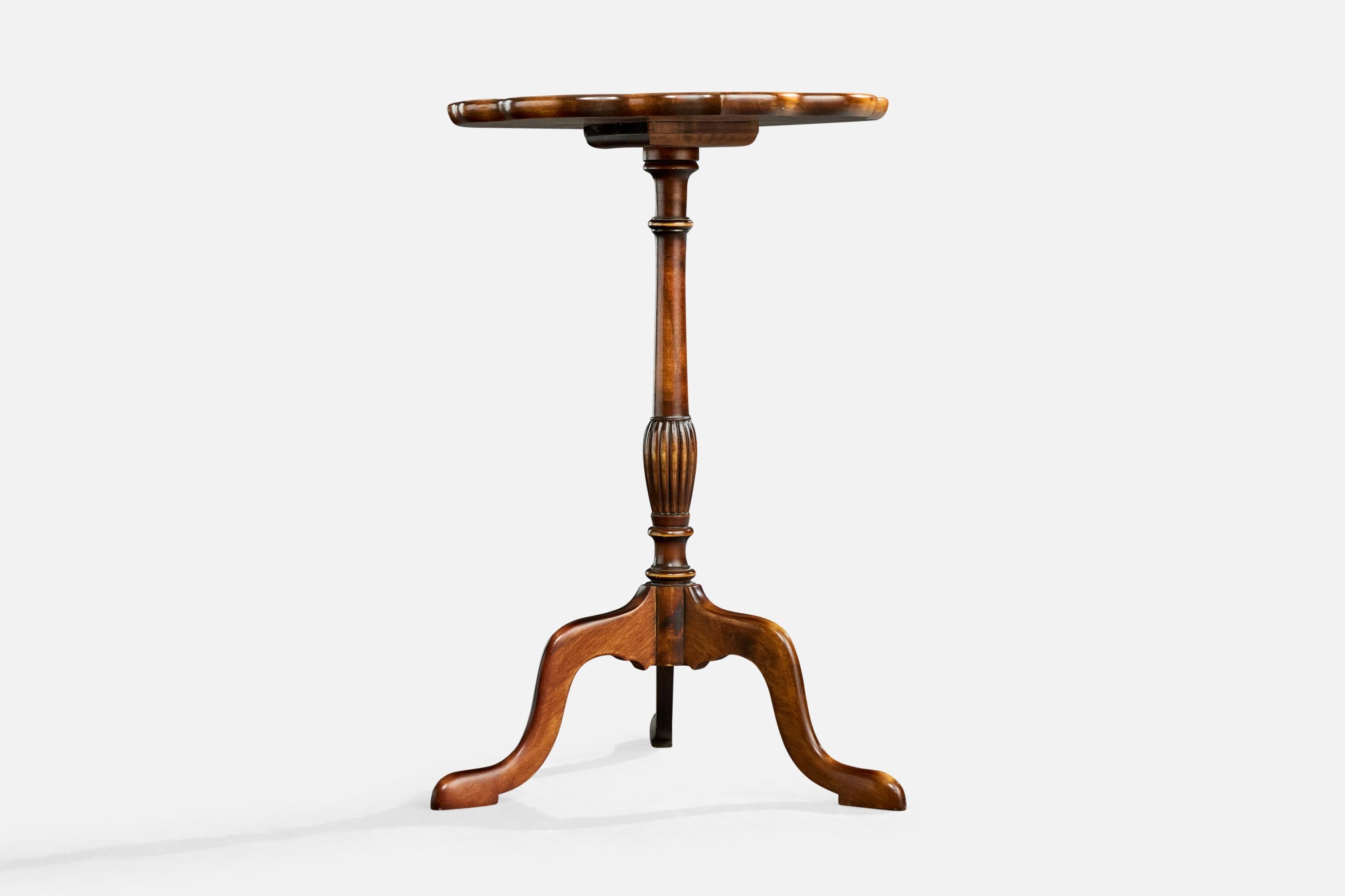 Mid-20th Century Swedish Designer, End Tables, Birch, Burl, Sweden, 1930s For Sale