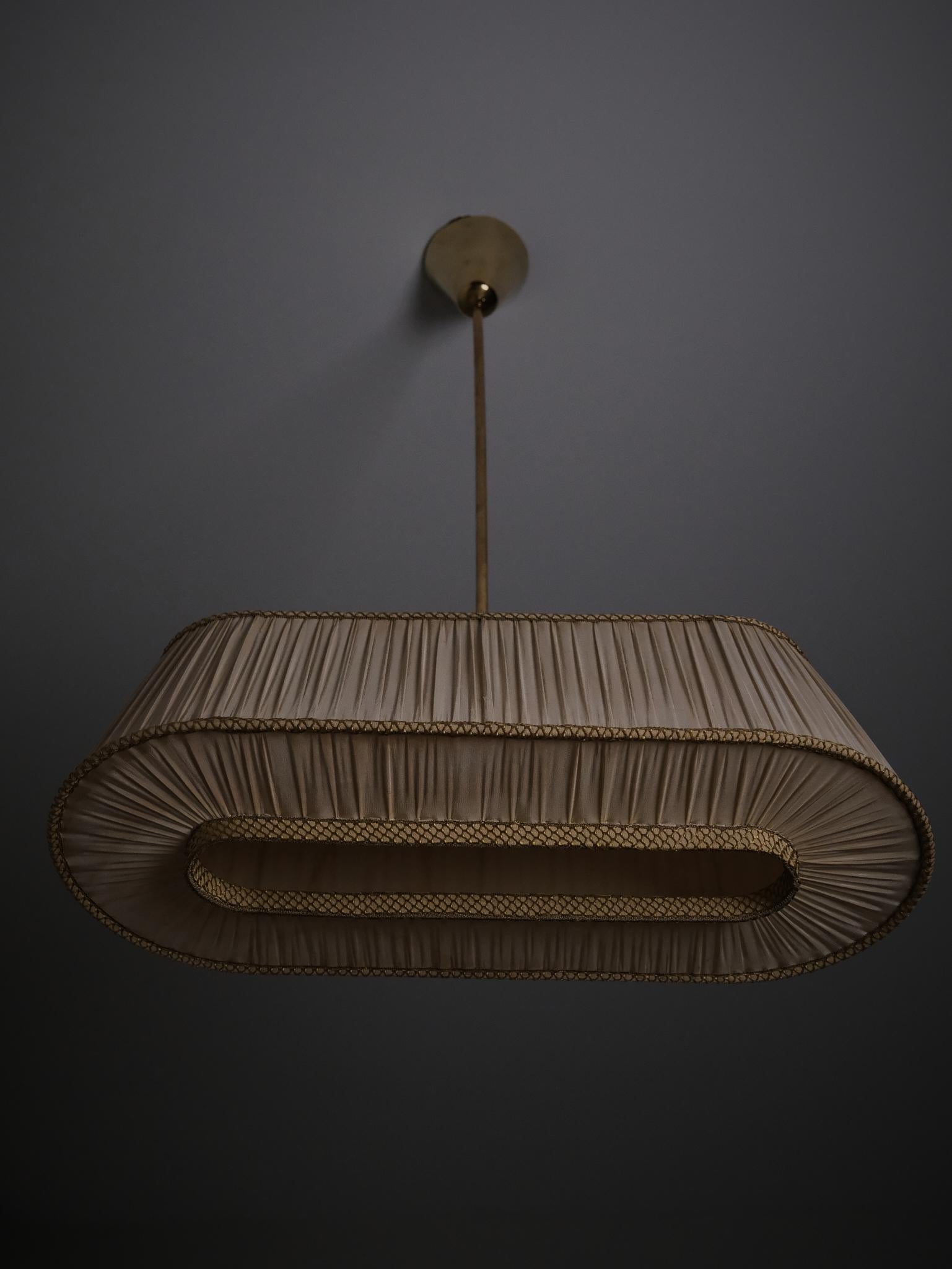 Swedish designer fabric and brass ceiling lamp, 1940s For Sale 4