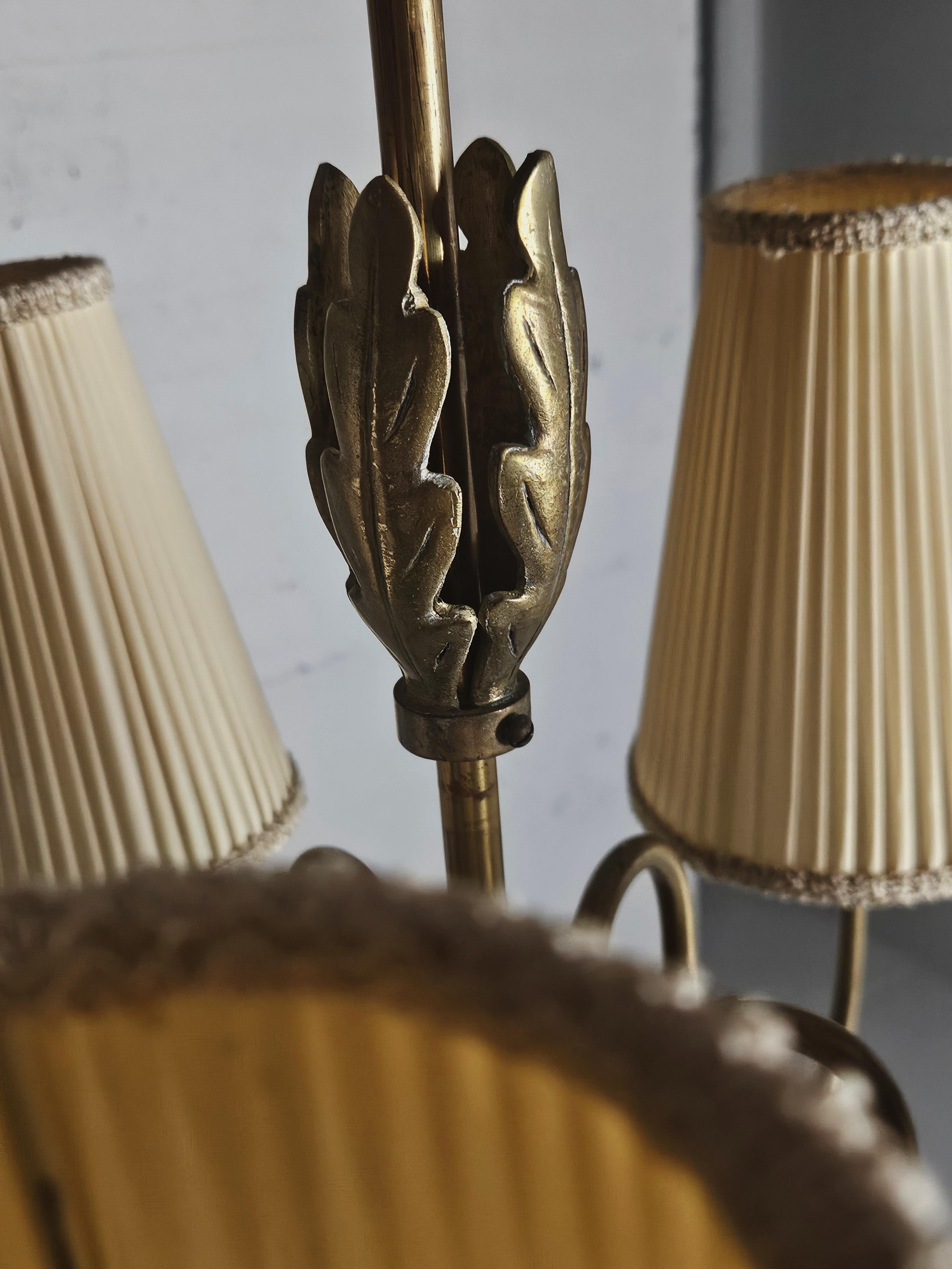 XX secolo Lampada da soffitto in ottone a cinque braccia di design svedese, anni '30 in vendita