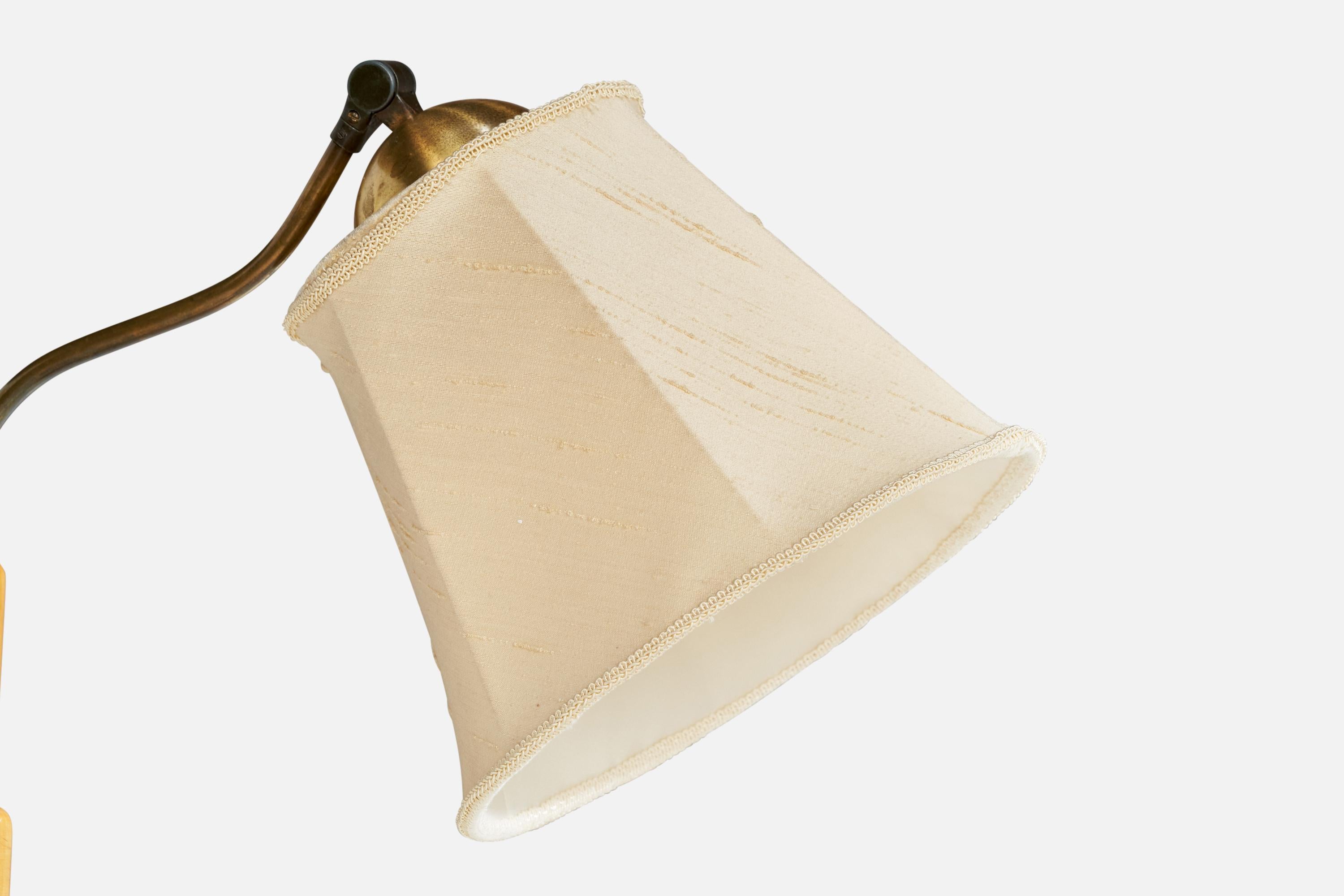 Schwedische Designerin, Stehlampe, Birke, Messing, Stoff, Schweden, 1930er Jahre im Angebot 1