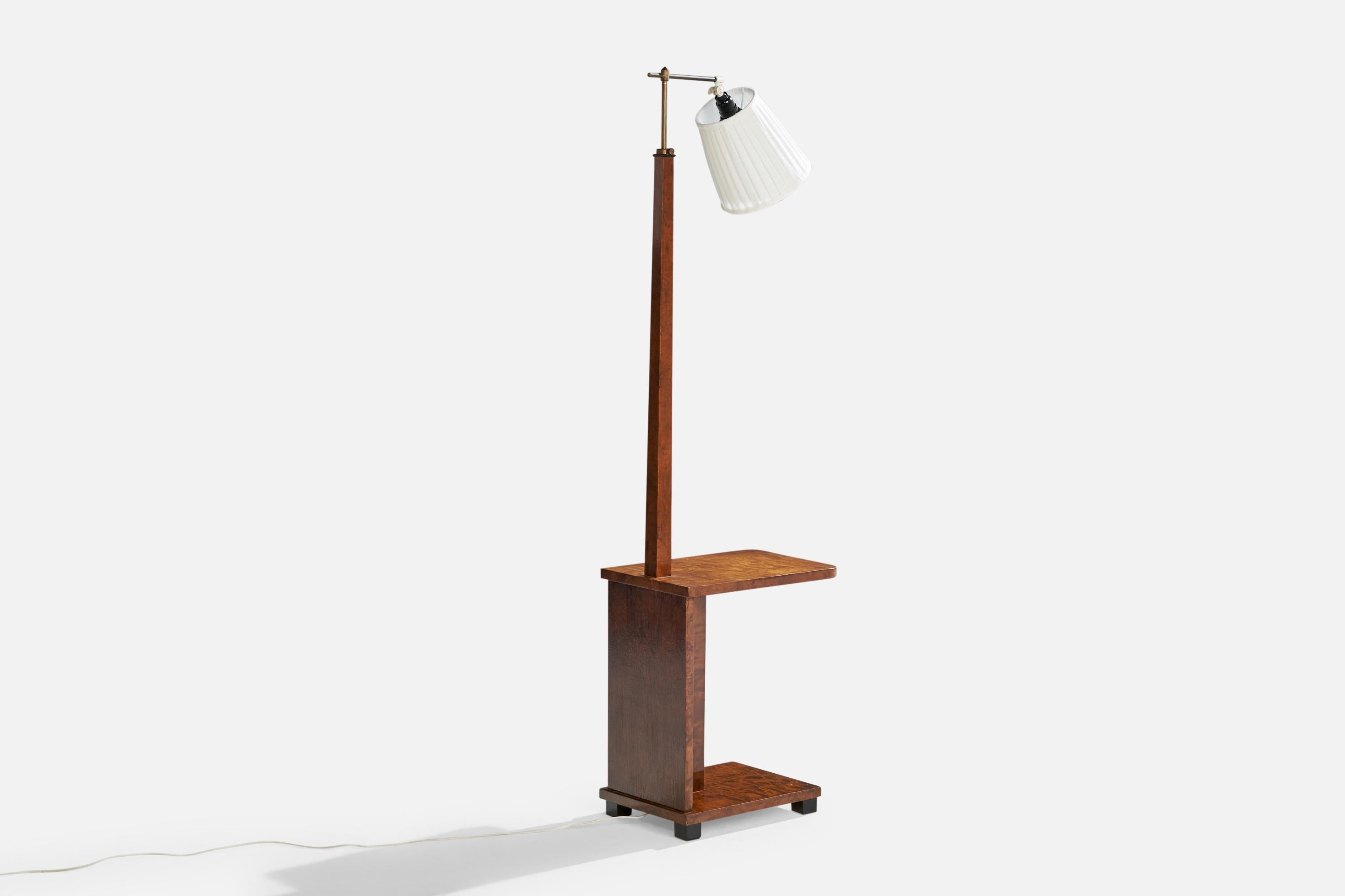Milieu du XXe siècle Designer suédois, lampadaire, bouleau, laiton, tissu, Suède, années 1930 en vente