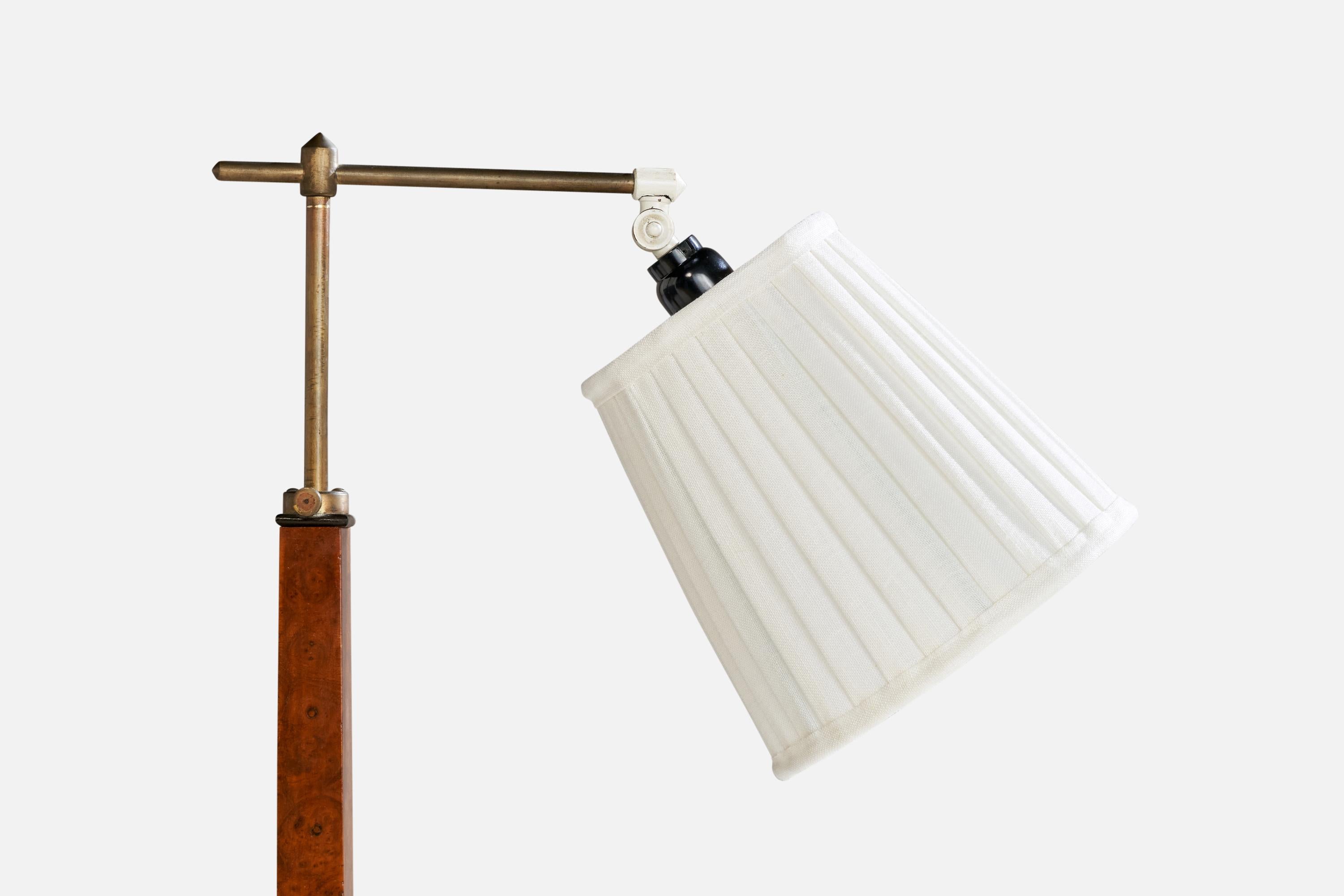 Laiton Designer suédois, lampadaire, bouleau, laiton, tissu, Suède, années 1930 en vente