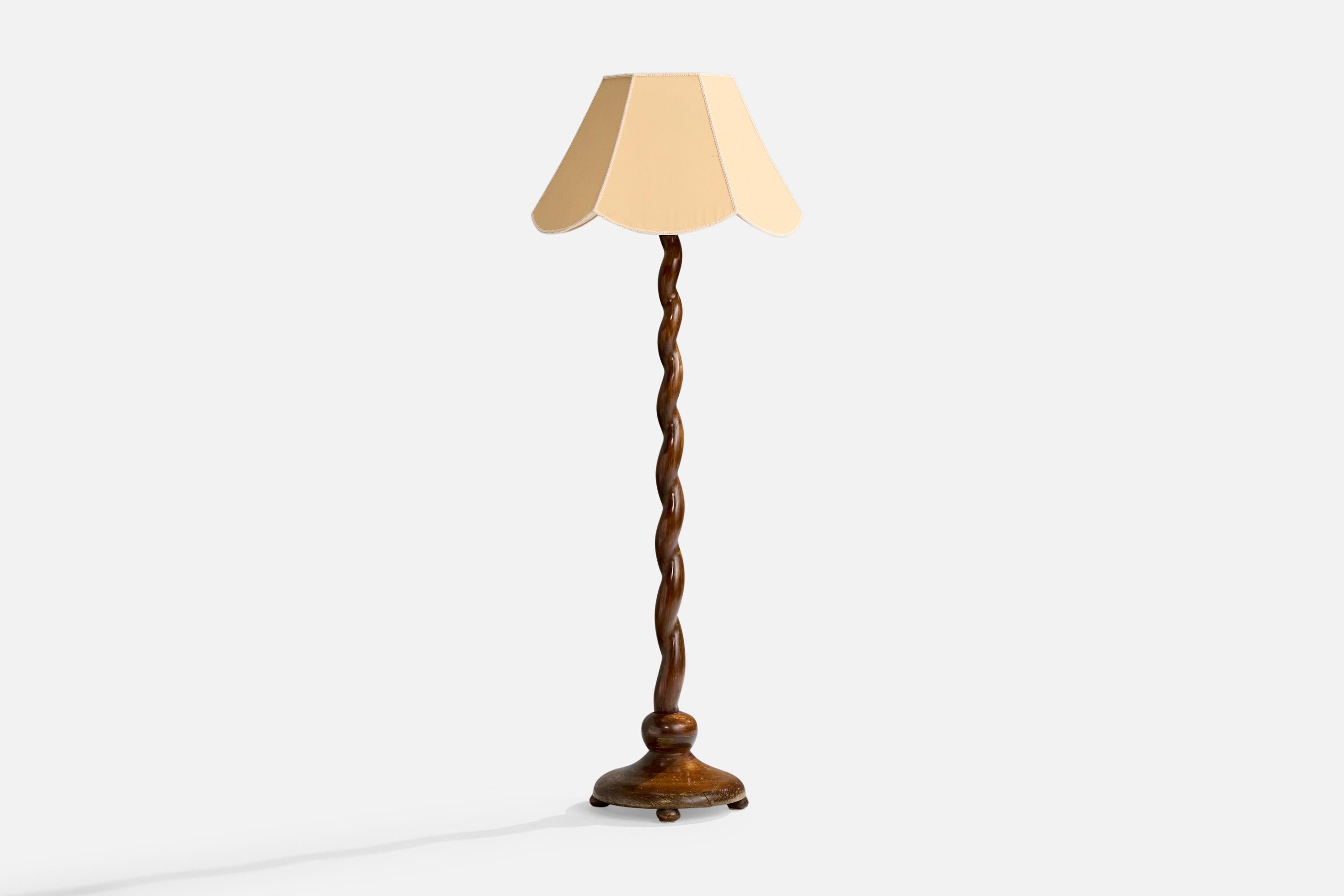 Stehlampe aus dunkel gebeizter Birke und beigem Stoff, entworfen und hergestellt in Schweden, um 1930.

Abmessungen der Lampe mit Schirm (Zoll): 70,625 