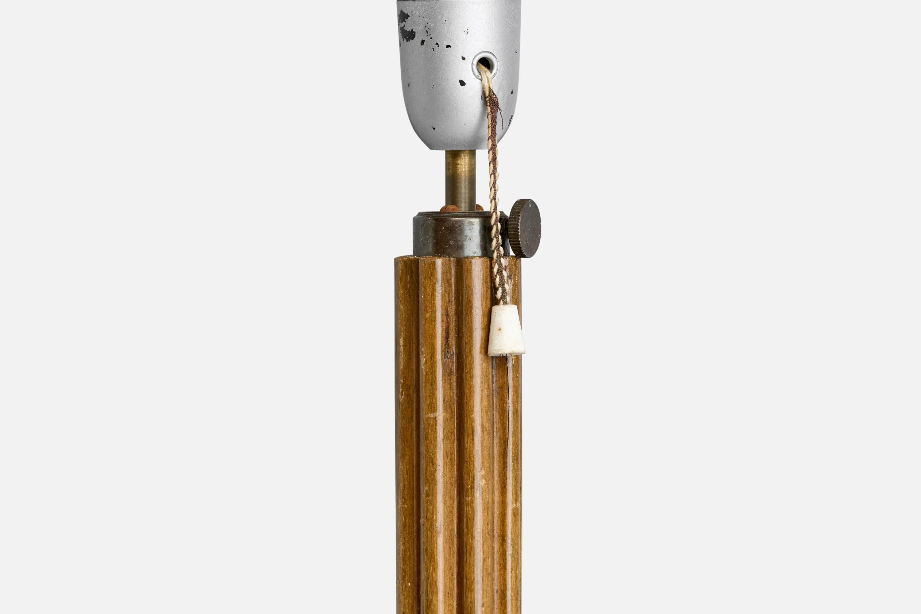 Designer suédois, lampadaire, bouleau, tissu, Suède, années 1930 Bon état - En vente à High Point, NC
