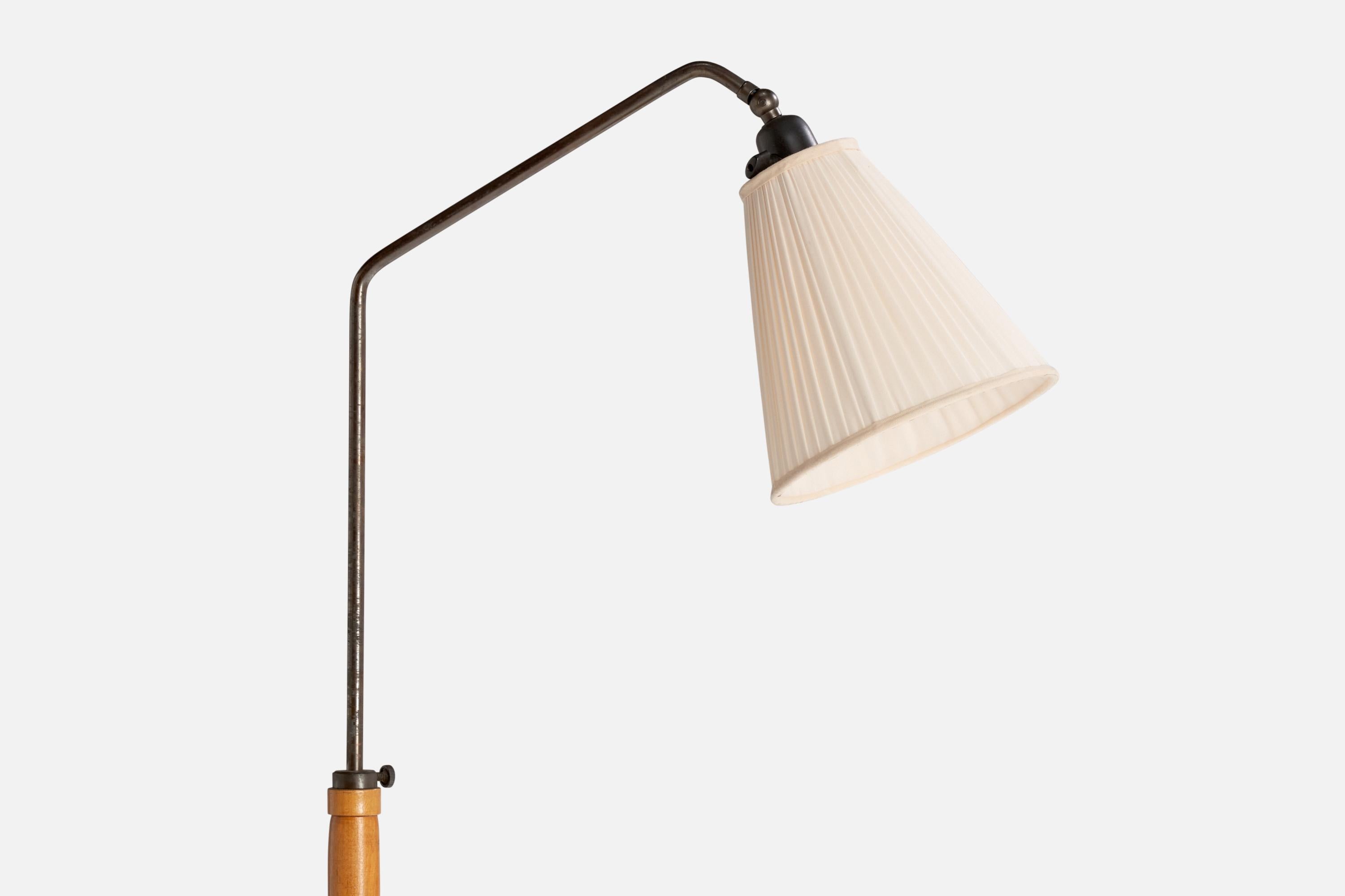 Schwedische Designerin, Stehlampe, Birke, Metall, Stoff, Schweden, 1930er Jahre (Skandinavische Moderne) im Angebot