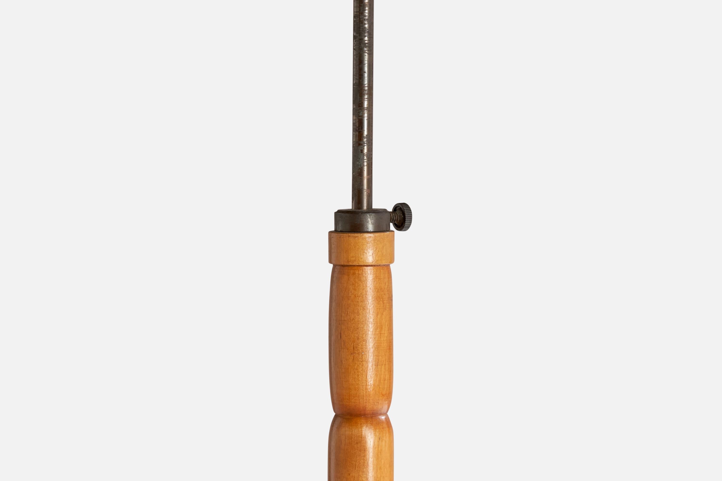Schwedische Designerin, Stehlampe, Birke, Metall, Stoff, Schweden, 1930er Jahre (Mitte des 20. Jahrhunderts) im Angebot