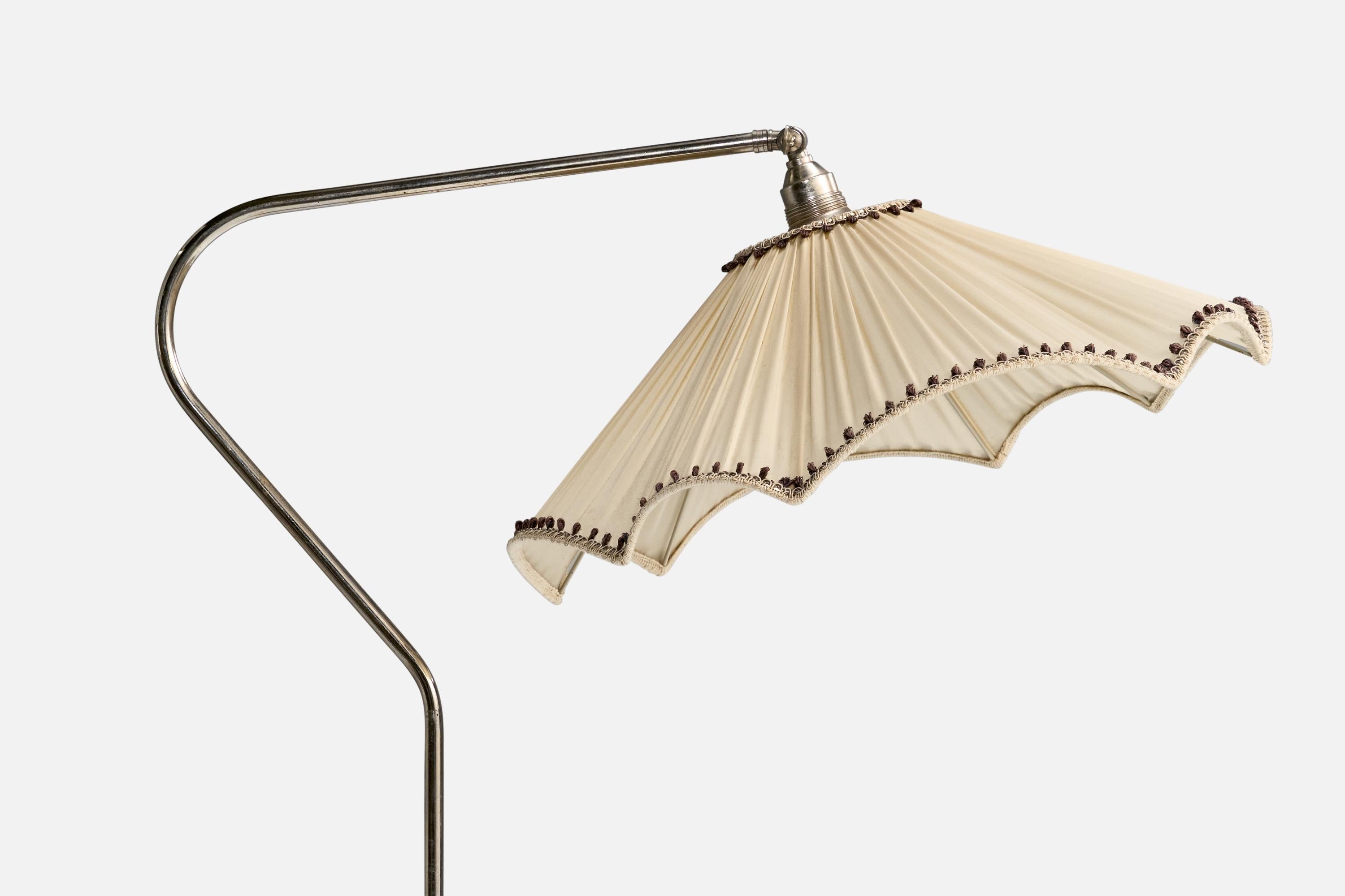 Schwedische Designerin, Stehlampe, Birke, Nickel, Stoff, Schweden, 1930er Jahre (Skandinavische Moderne) im Angebot