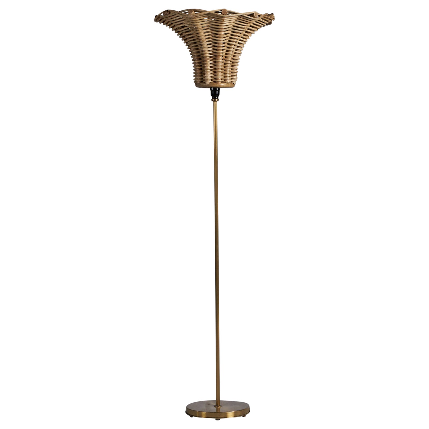 Lampada da terra di design svedese, ottone, bambù, rattan, Svezia, anni '1940