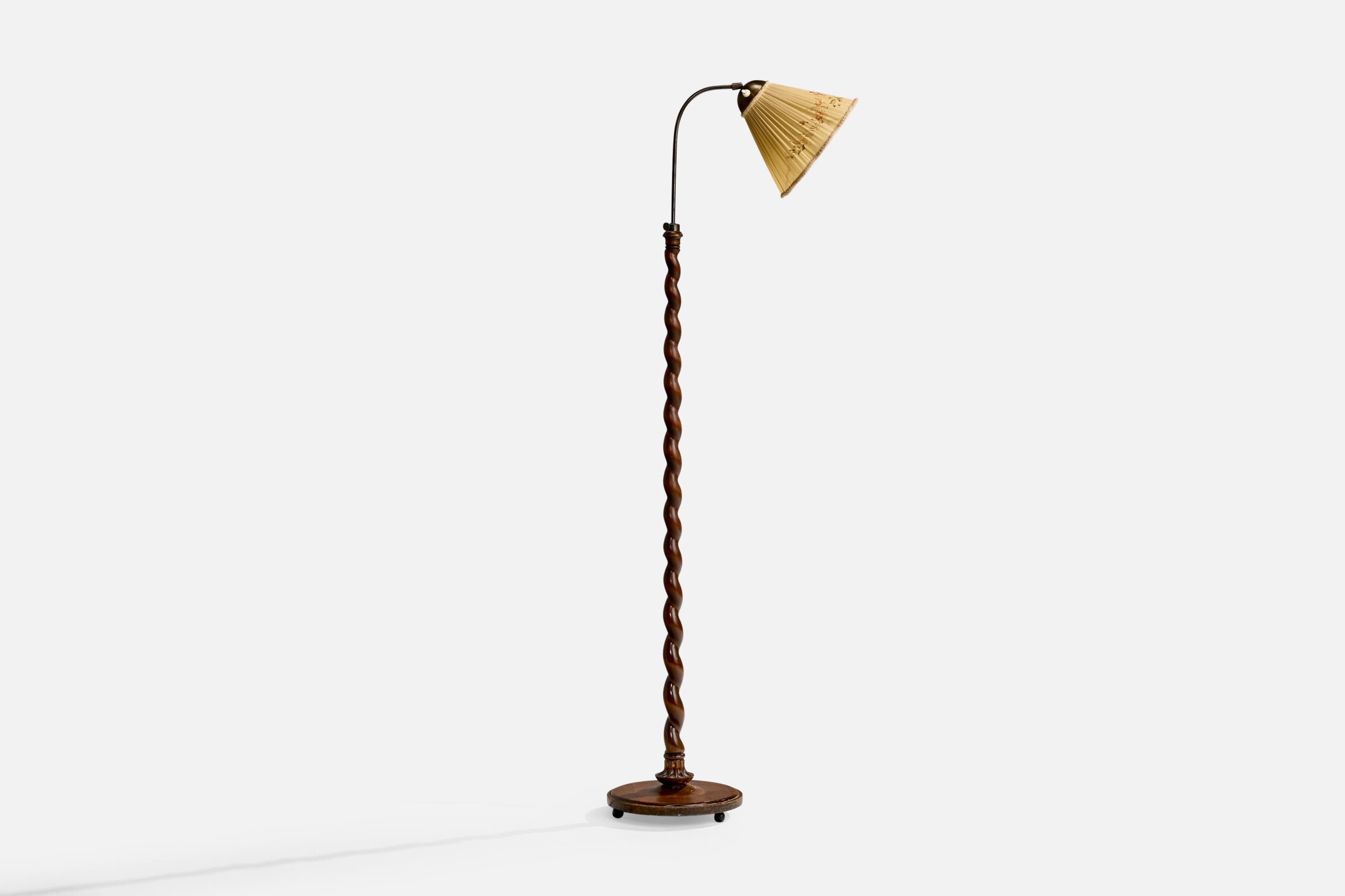 Lampadaire réglable en bouleau teinté foncé, laiton et tissu jaune imprimé de fleurs, conçu et produit en Suède, vers les années 1930.

Dimensions globales (pouces) : 63 