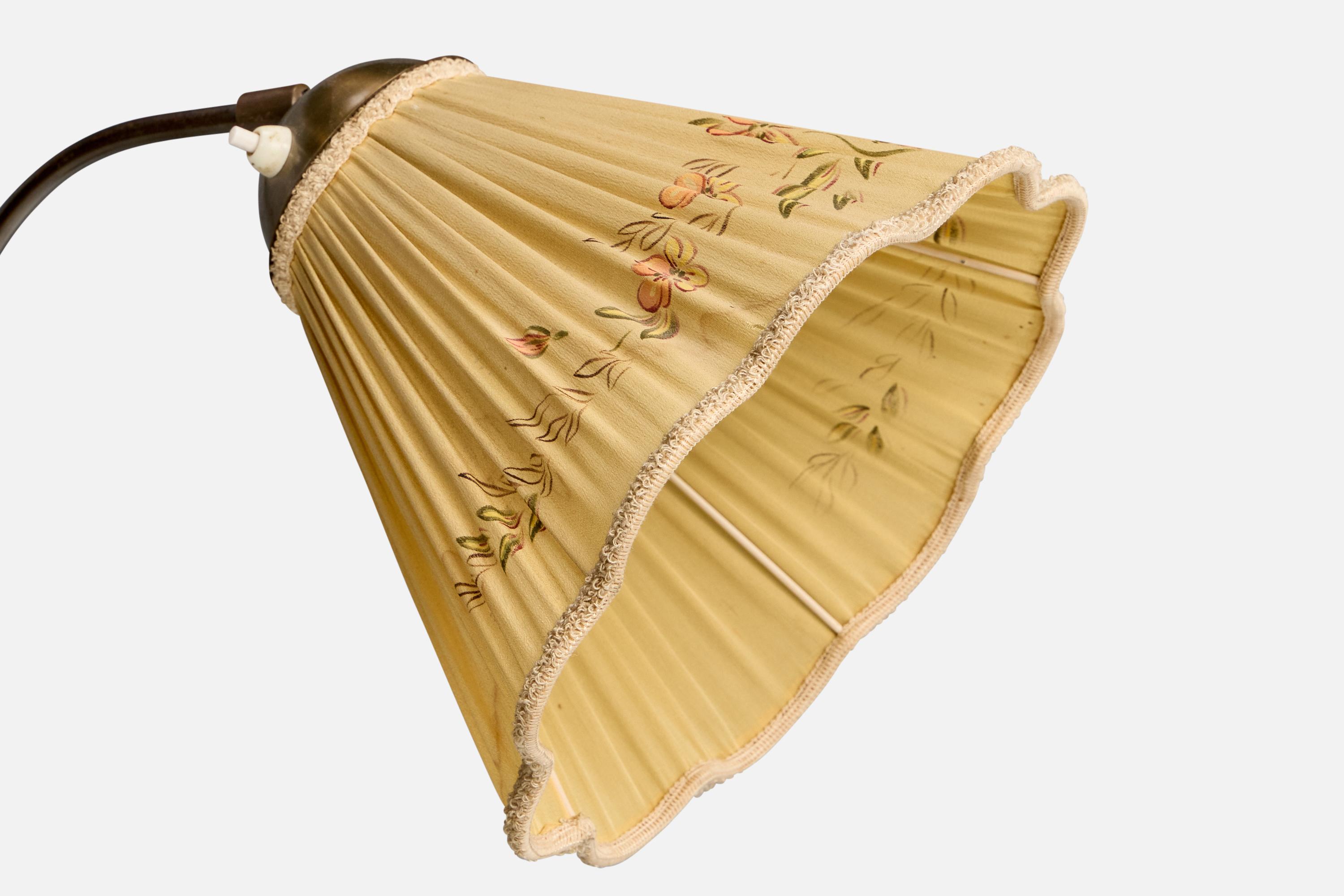 Suédois Designer suédois, lampadaire, laiton, bouleau, tissu, Suède, années 1930 en vente