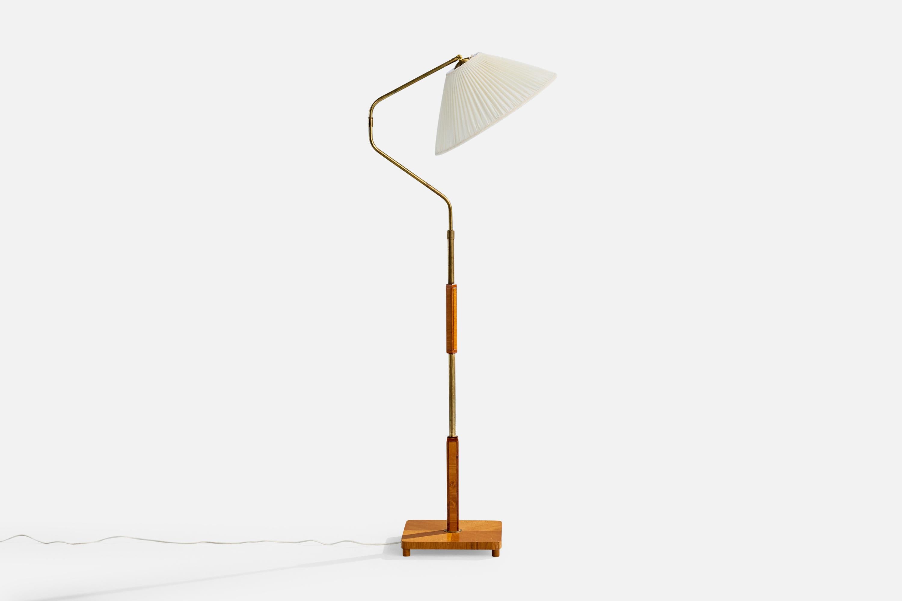 Schwedische Designerin, Stehlampe, Messing, Ulme, Stoff, Schweden, 1930er Jahre im Angebot 6