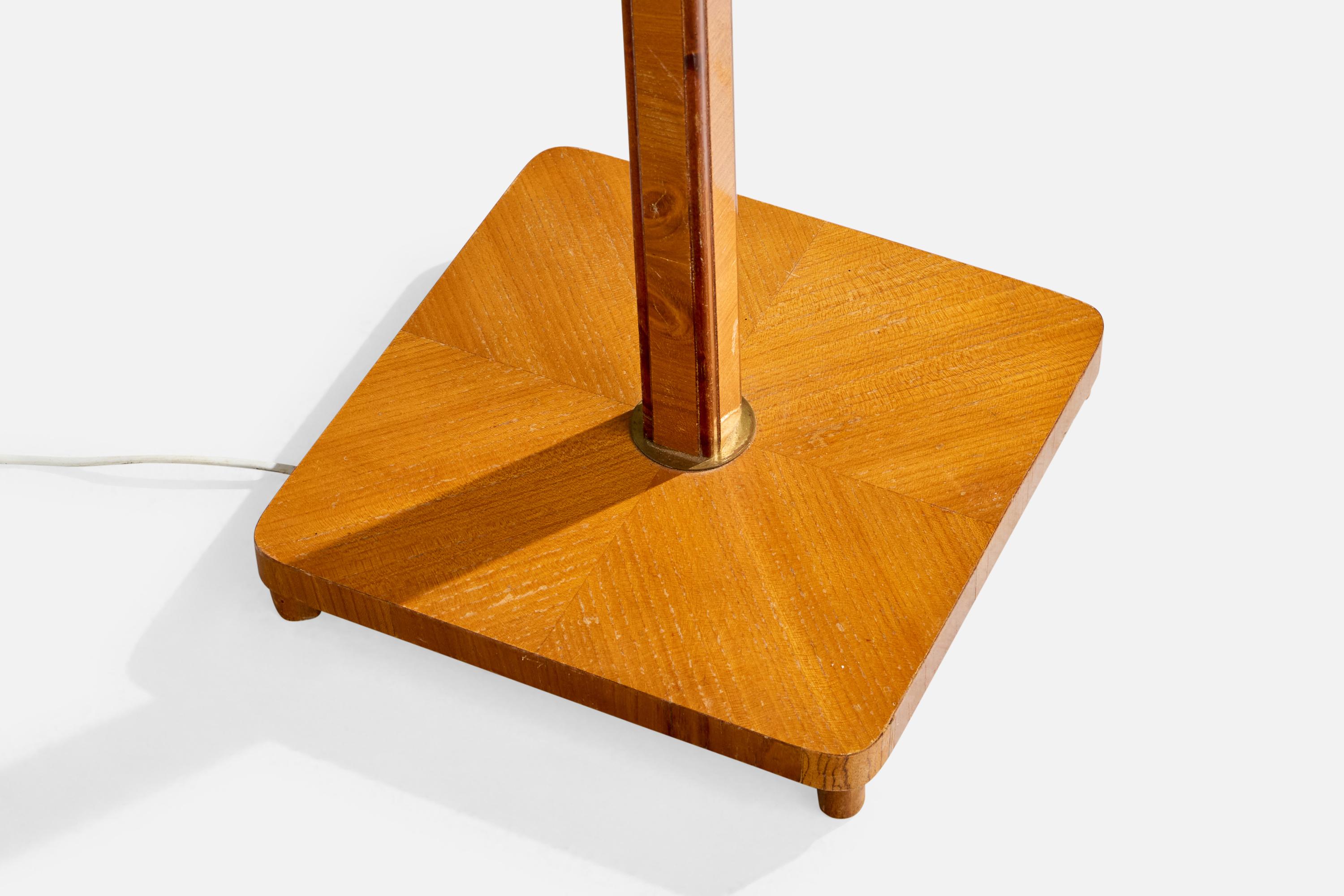 Schwedische Designerin, Stehlampe, Messing, Ulme, Stoff, Schweden, 1930er Jahre im Angebot 4