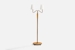 Schwedische Designerin, Stehlampe, Messing, Ulme, Stoff, Schweden, 1940er Jahre