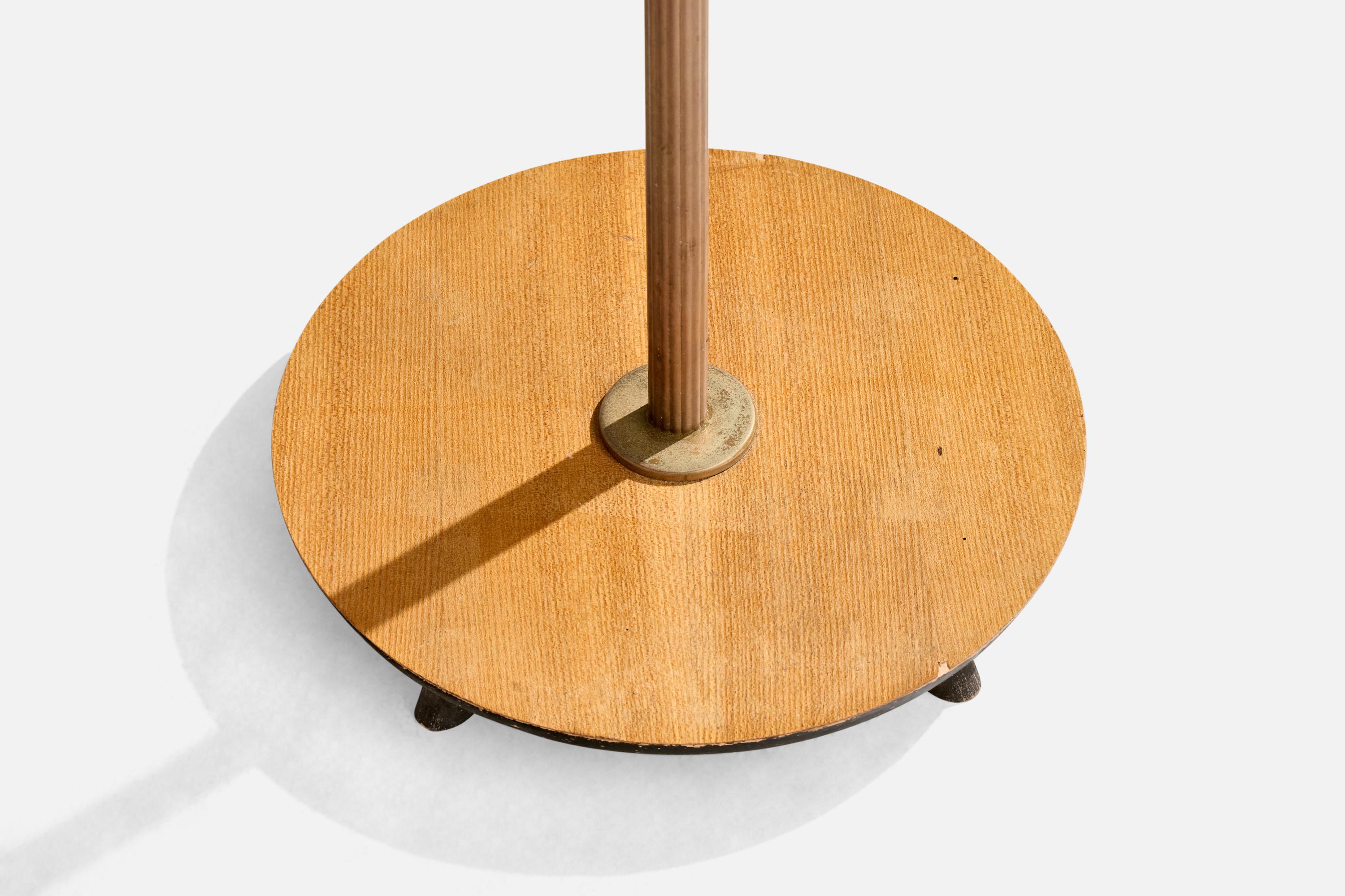 Schwedische Designerin, Stehlampe, Messing, Ulme, Stoff, Schweden, 1940er Jahre im Angebot 3