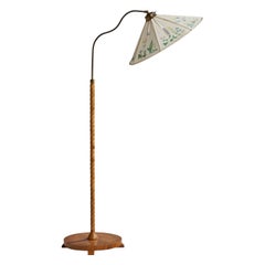 Schwedische Designerin, Stehlampe, Messing, Ulme, Stoff, Schweden, 1940er Jahre