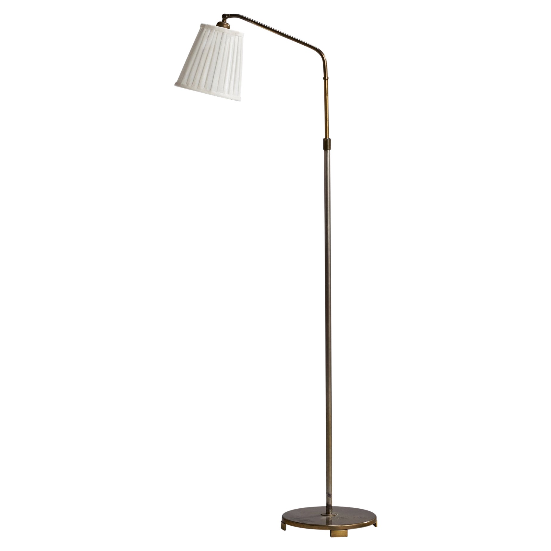 Designer suédois, lampadaire, laiton, tissu, métal, Suède, années 1940