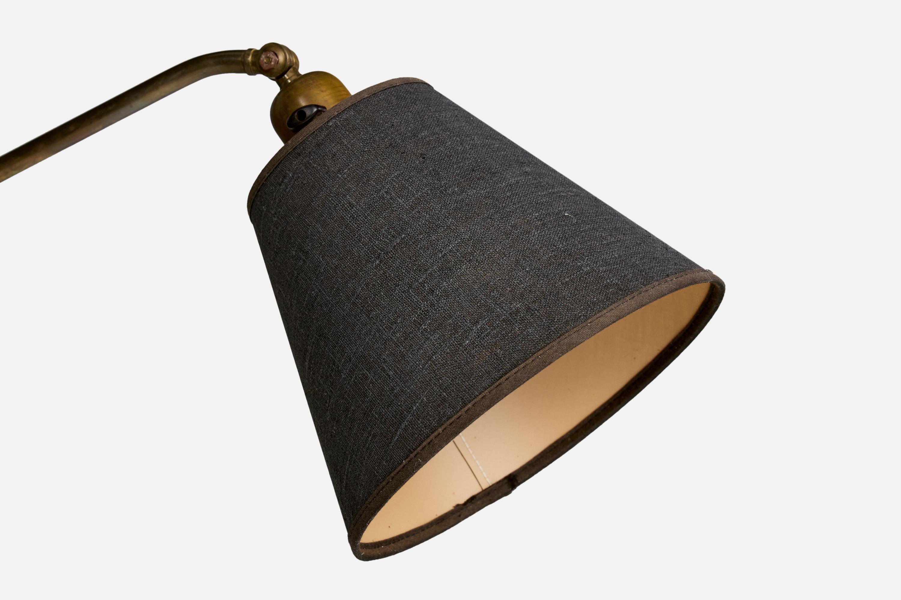 Svedese Lampada da terra di design svedese, ottone, tessuto, Svezia, anni '1930 in vendita