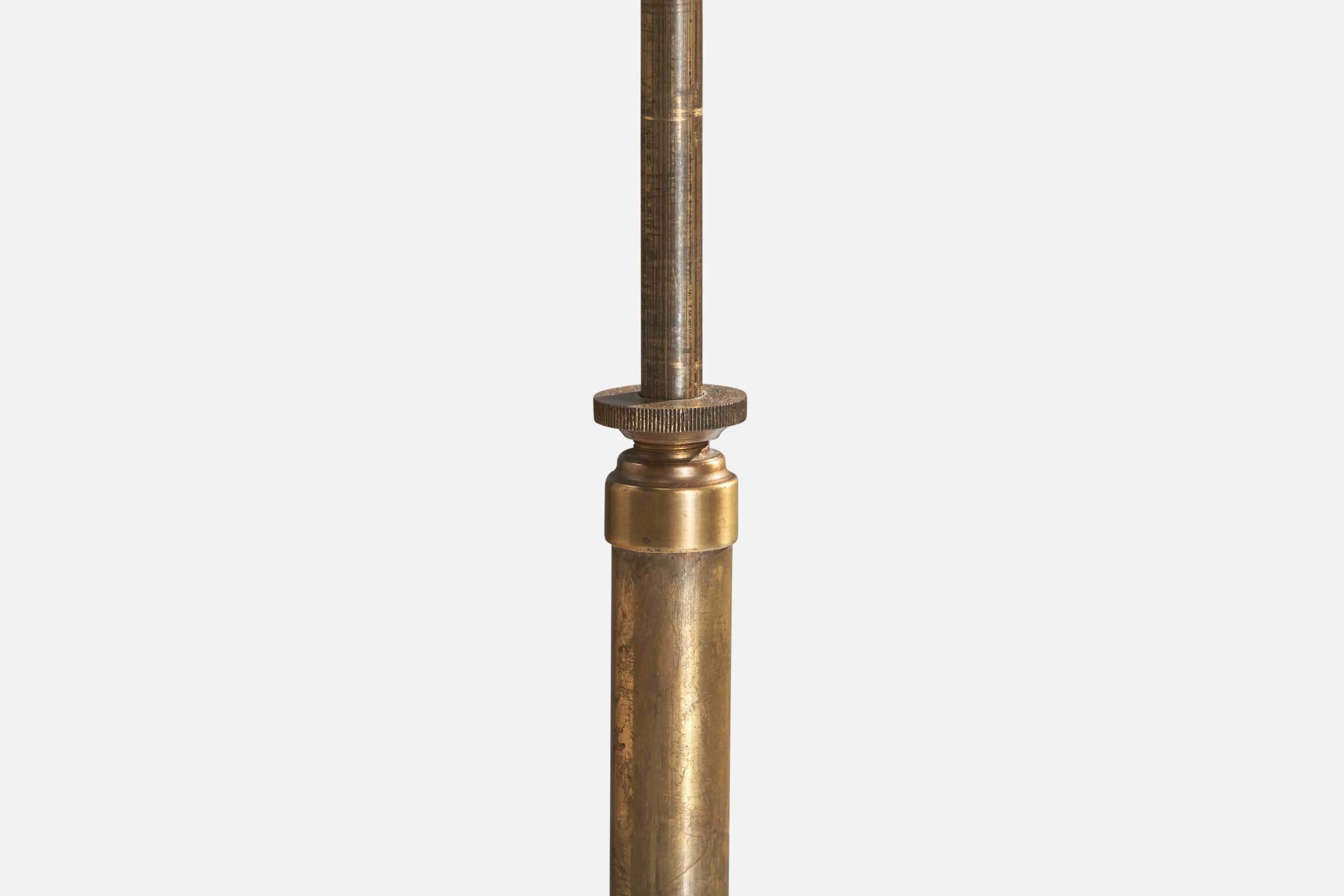 Metà XX secolo Lampada da terra di design svedese, ottone, tessuto, Svezia, anni '1930 in vendita