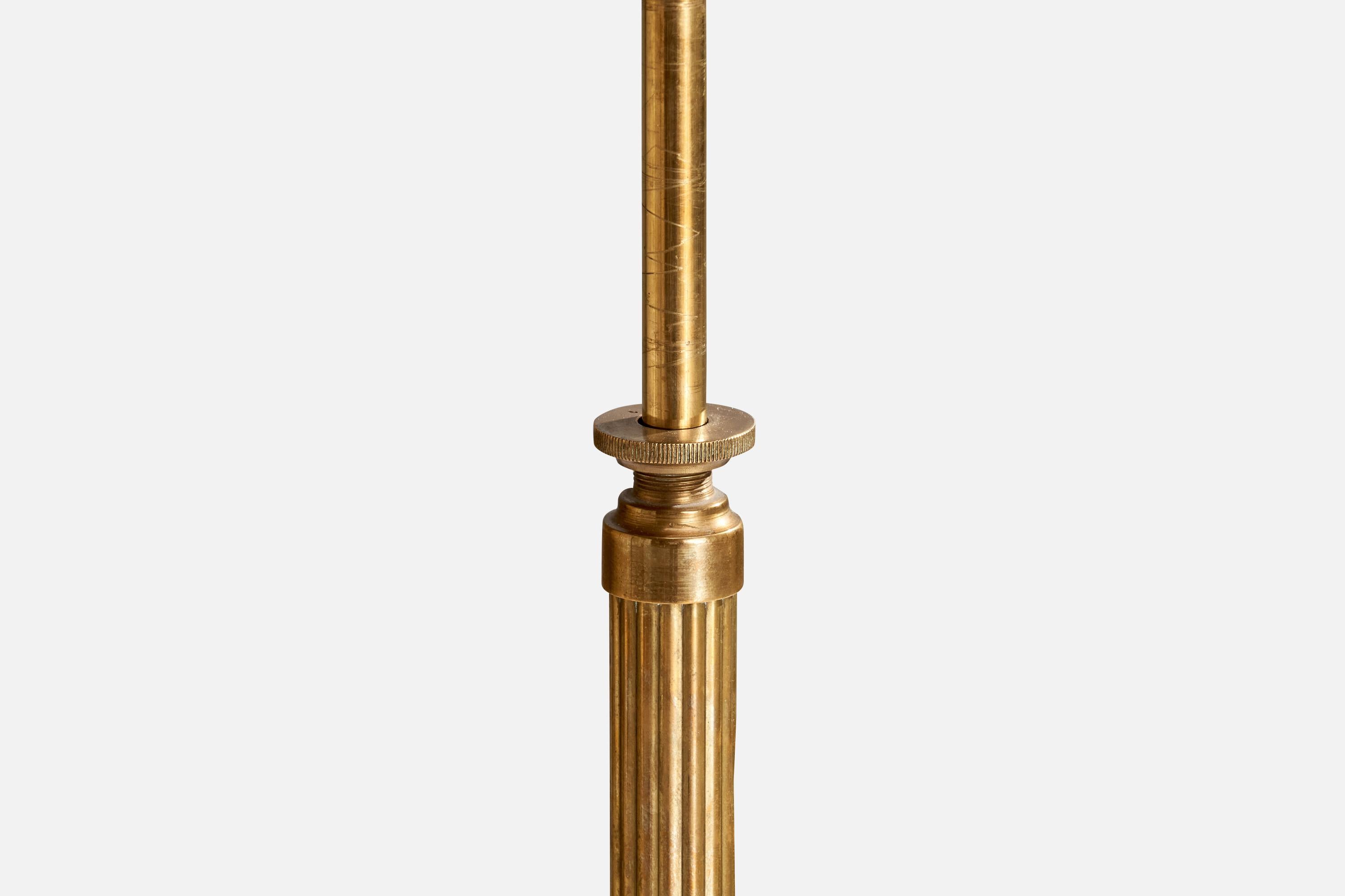 Laiton Créateur suédois, lampadaire, laiton, tissu, Suède, années 1930 en vente