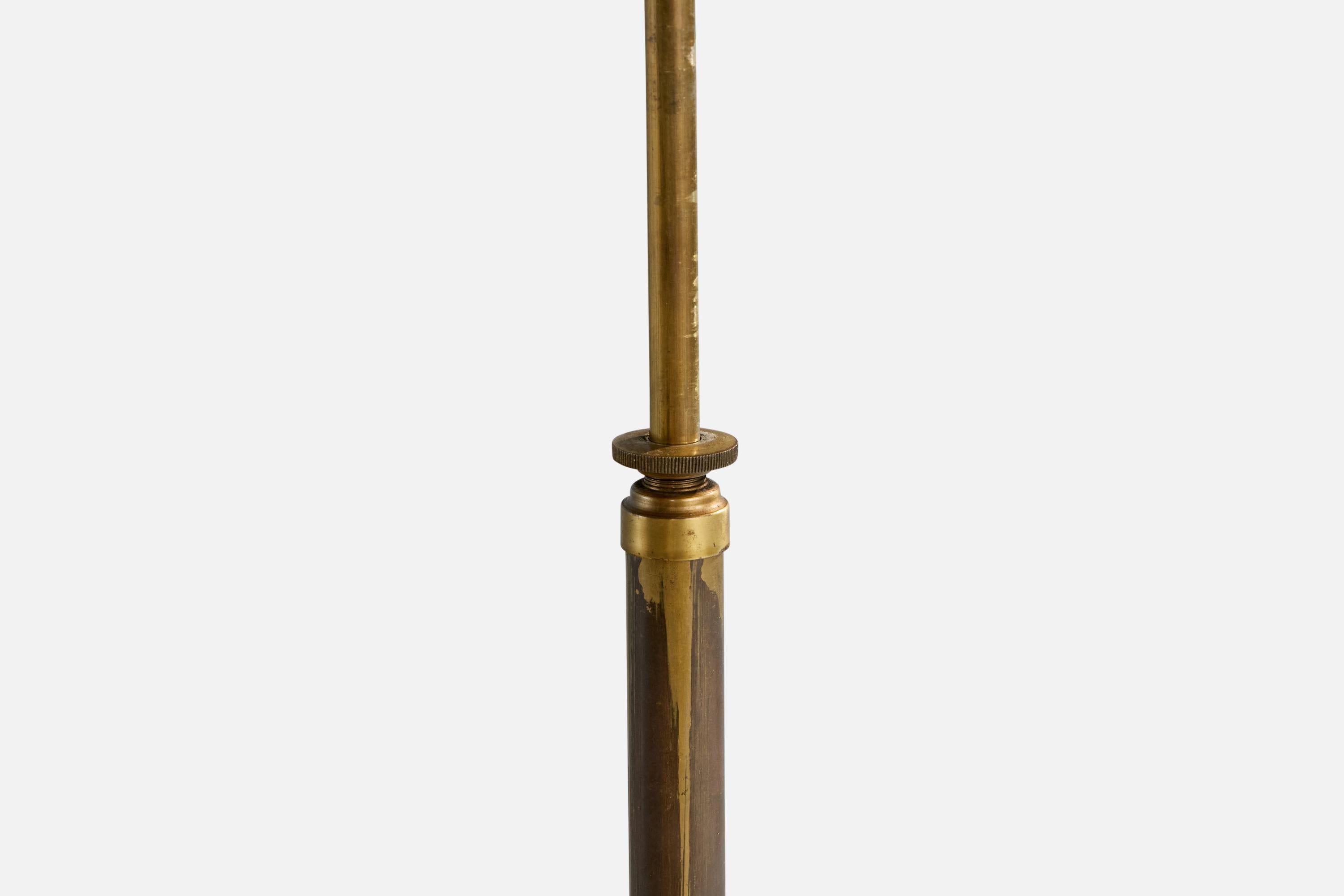 Schwedische Designerin, Stehlampe, Messing, Stoff, Schweden, 1930er Jahre im Angebot 2