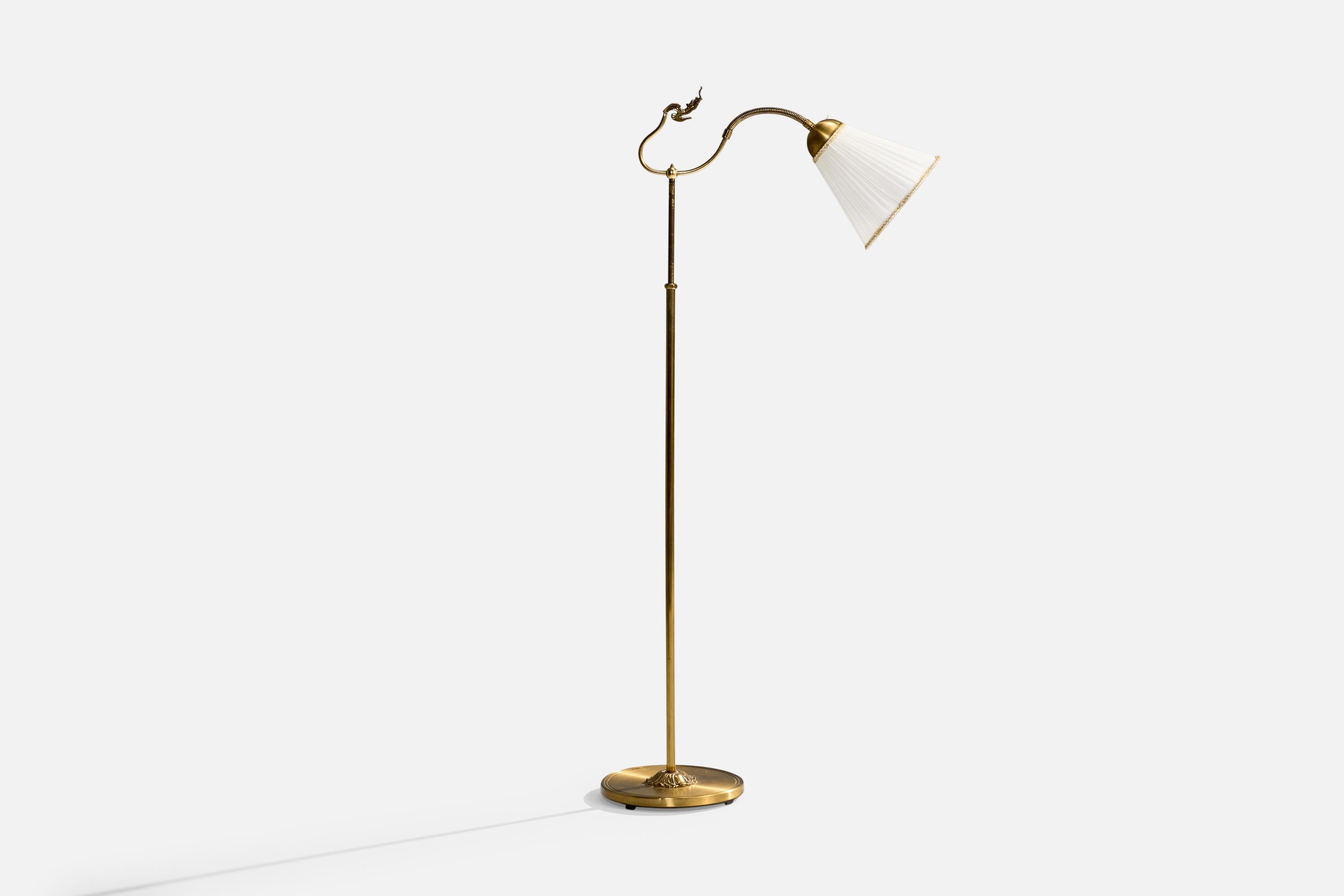 Lampada da terra regolabile in ottone e tessuto bianco progettata e prodotta in Svezia, anni '1940 circa.

Dimensioni della lampada con paralume (pollici): 56,75