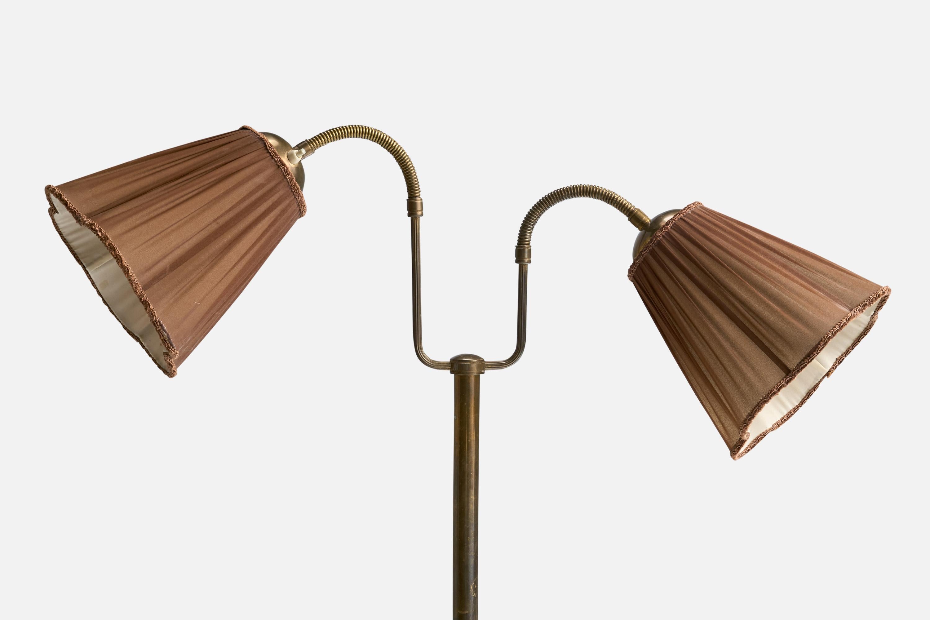 Suédois Créateur suédois, lampadaire, laiton, tissu, Suède, années 1940 en vente