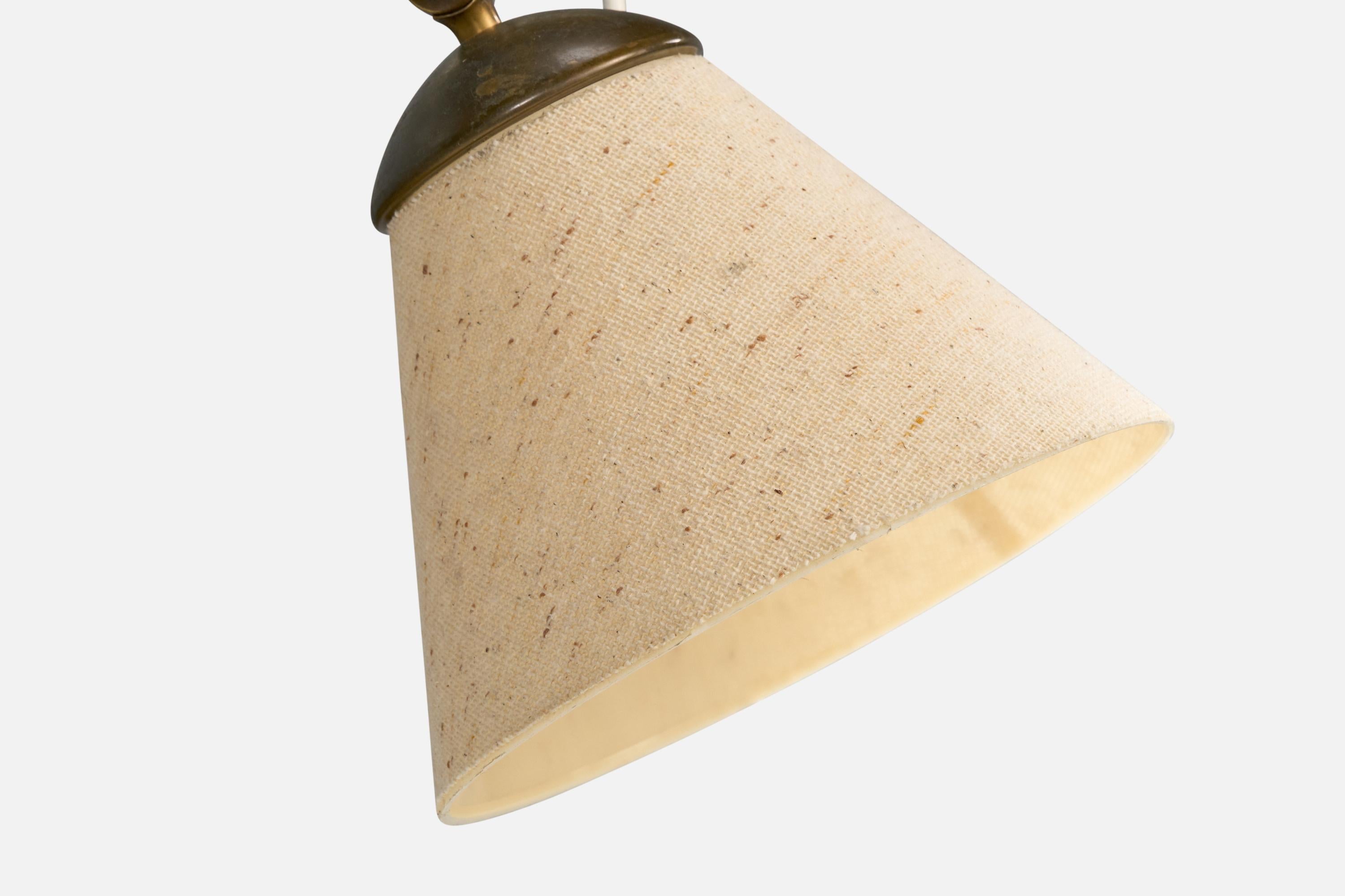 Milieu du XXe siècle Créateur suédois, lampadaire, laiton, tissu, Suède, années 1940 en vente