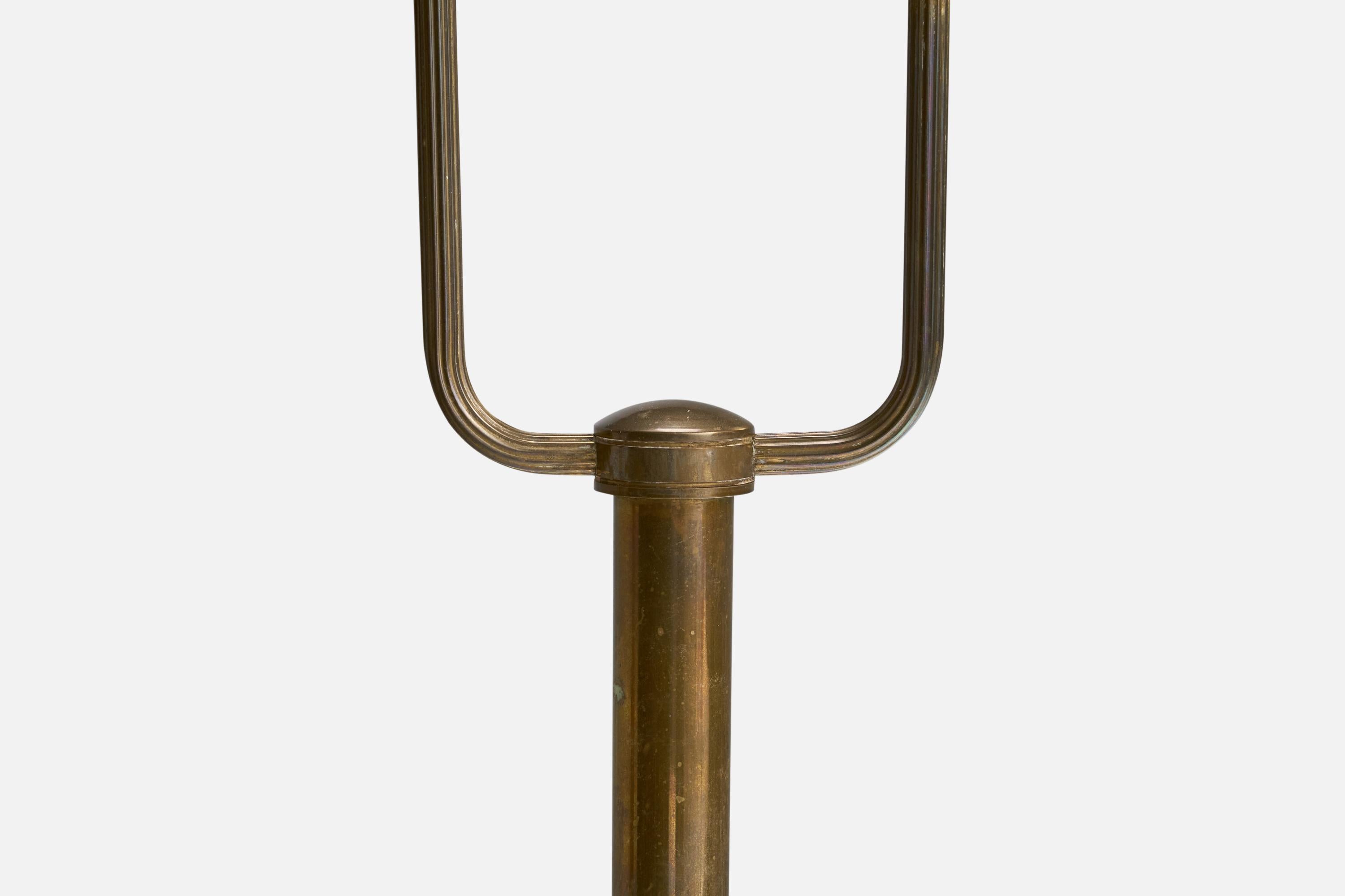 Laiton Créateur suédois, lampadaire, laiton, tissu, Suède, années 1940 en vente
