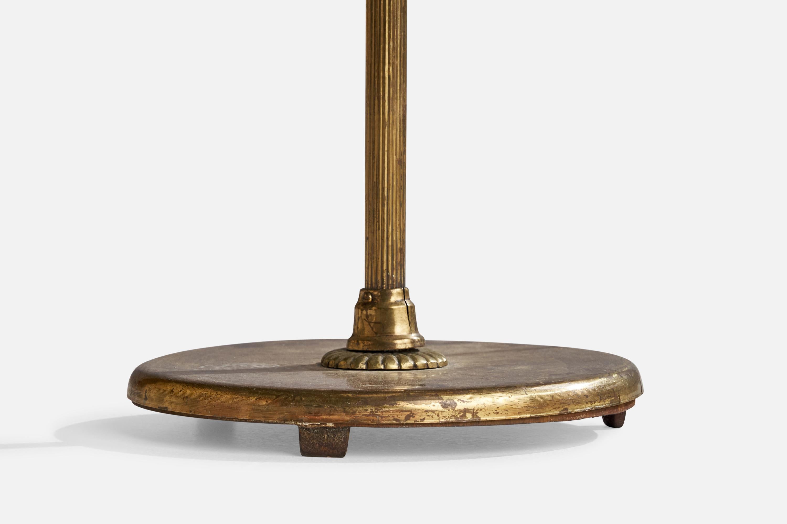 Lampada da terra di design svedese, ottone, tessuto, Svezia, anni '40 in vendita 1