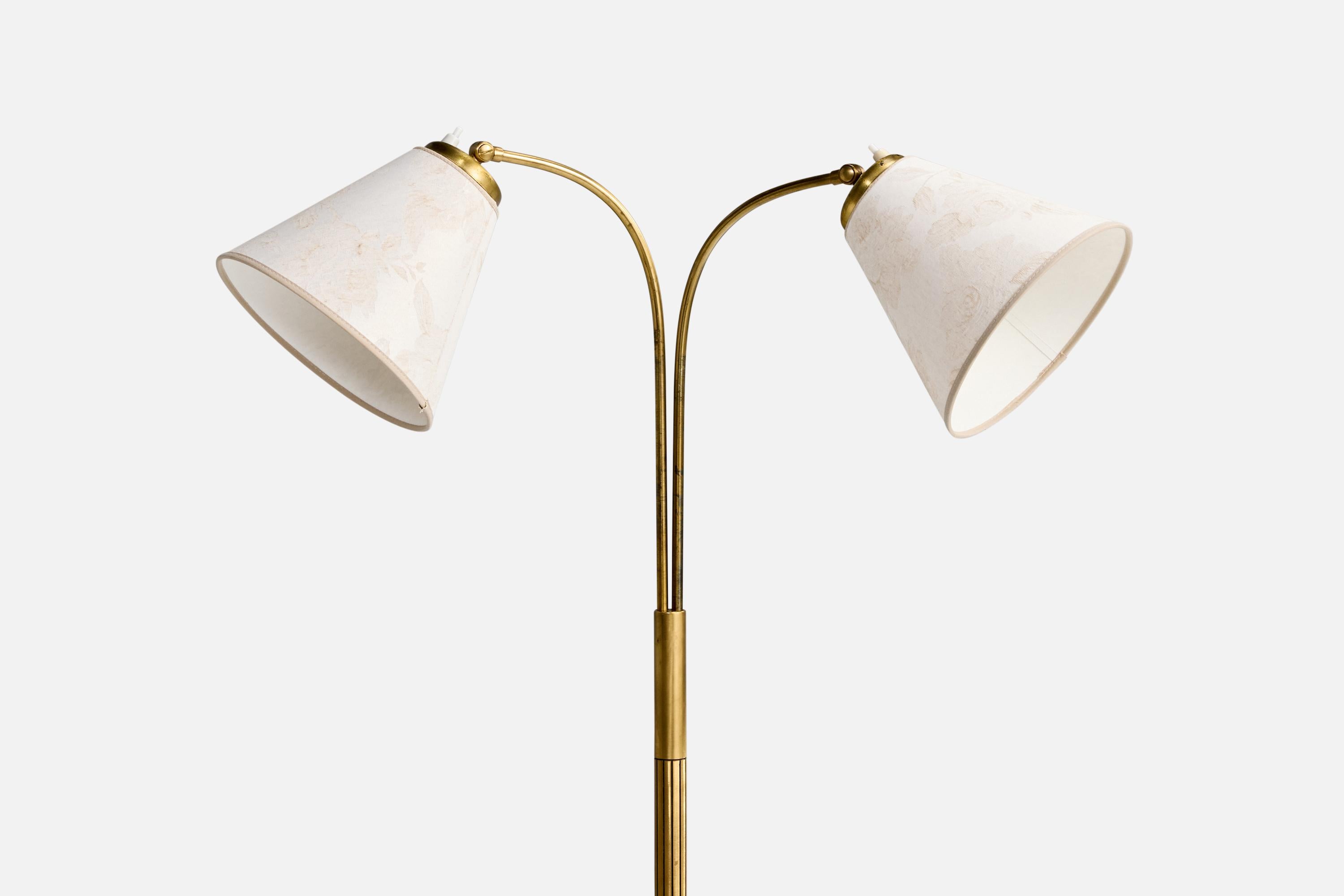 Suédois Créateur suédois, lampadaire, laiton, tissu, Suède, années 1950 en vente